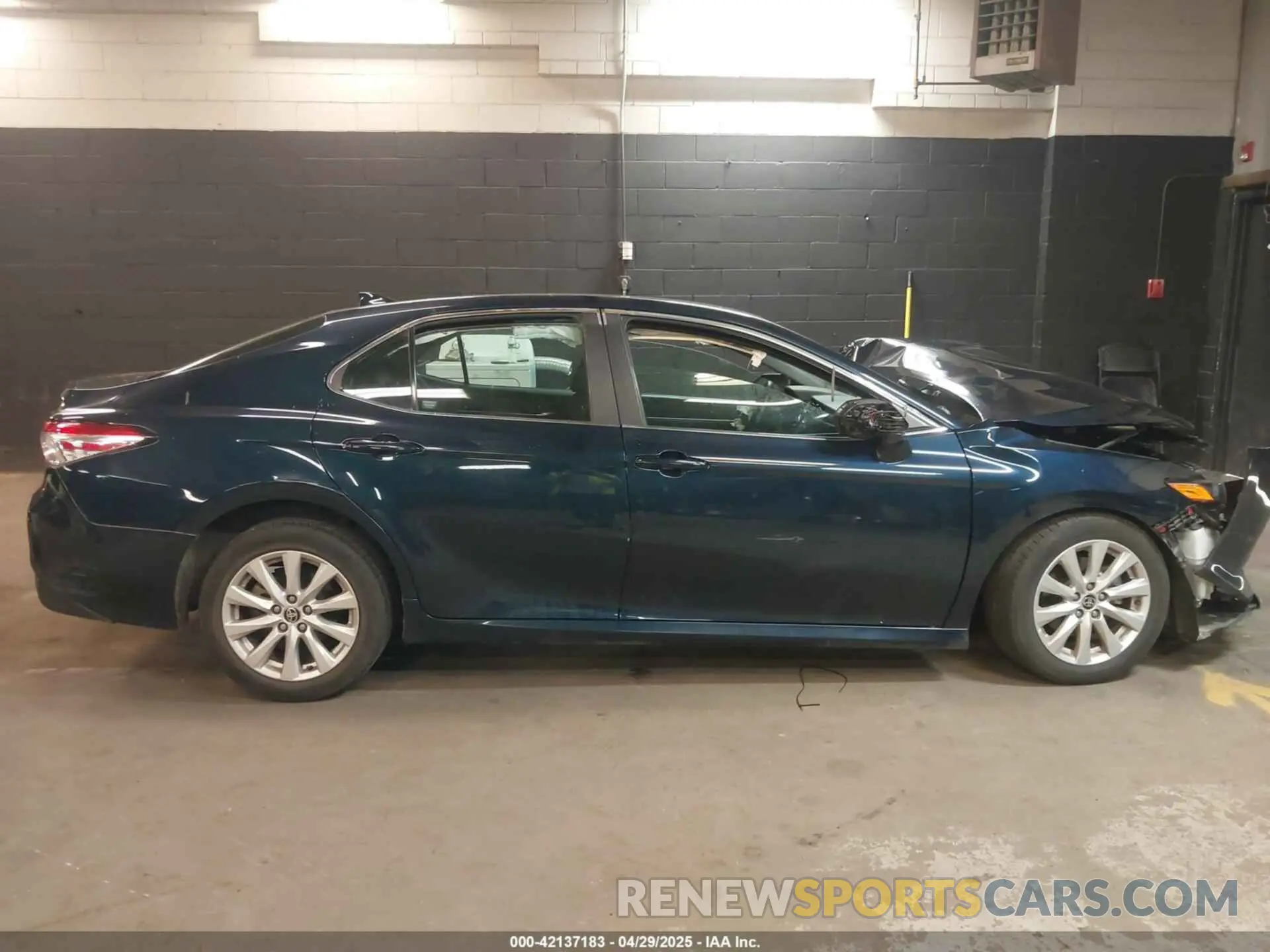 13 Photograph of a damaged car 4T1C11AK2LU970425 TOYOTA CAMRY 2020