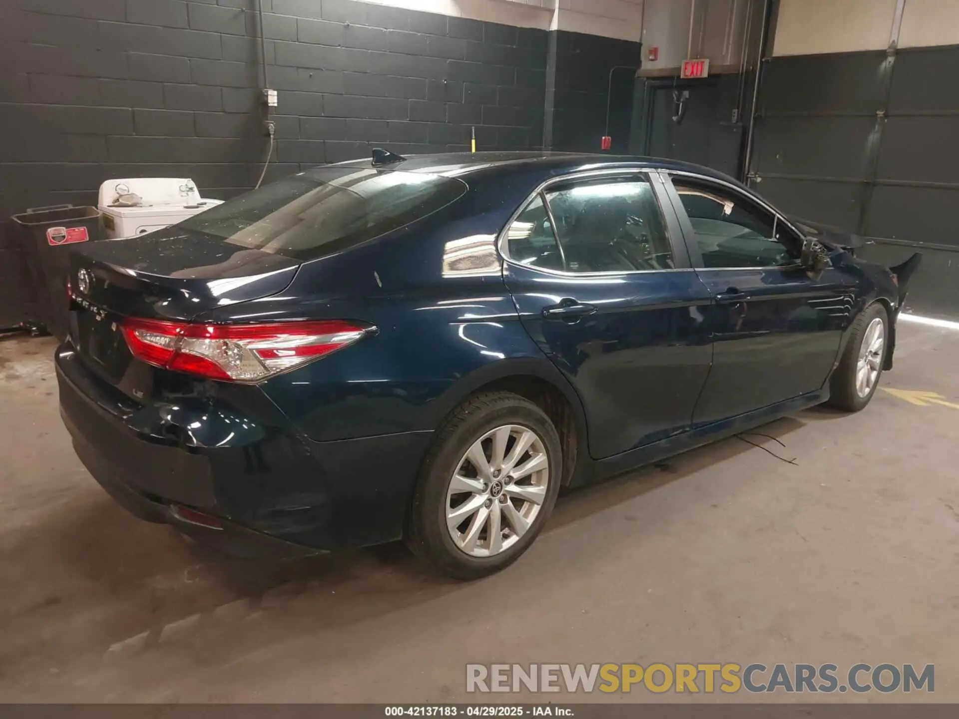 4 Photograph of a damaged car 4T1C11AK2LU970425 TOYOTA CAMRY 2020