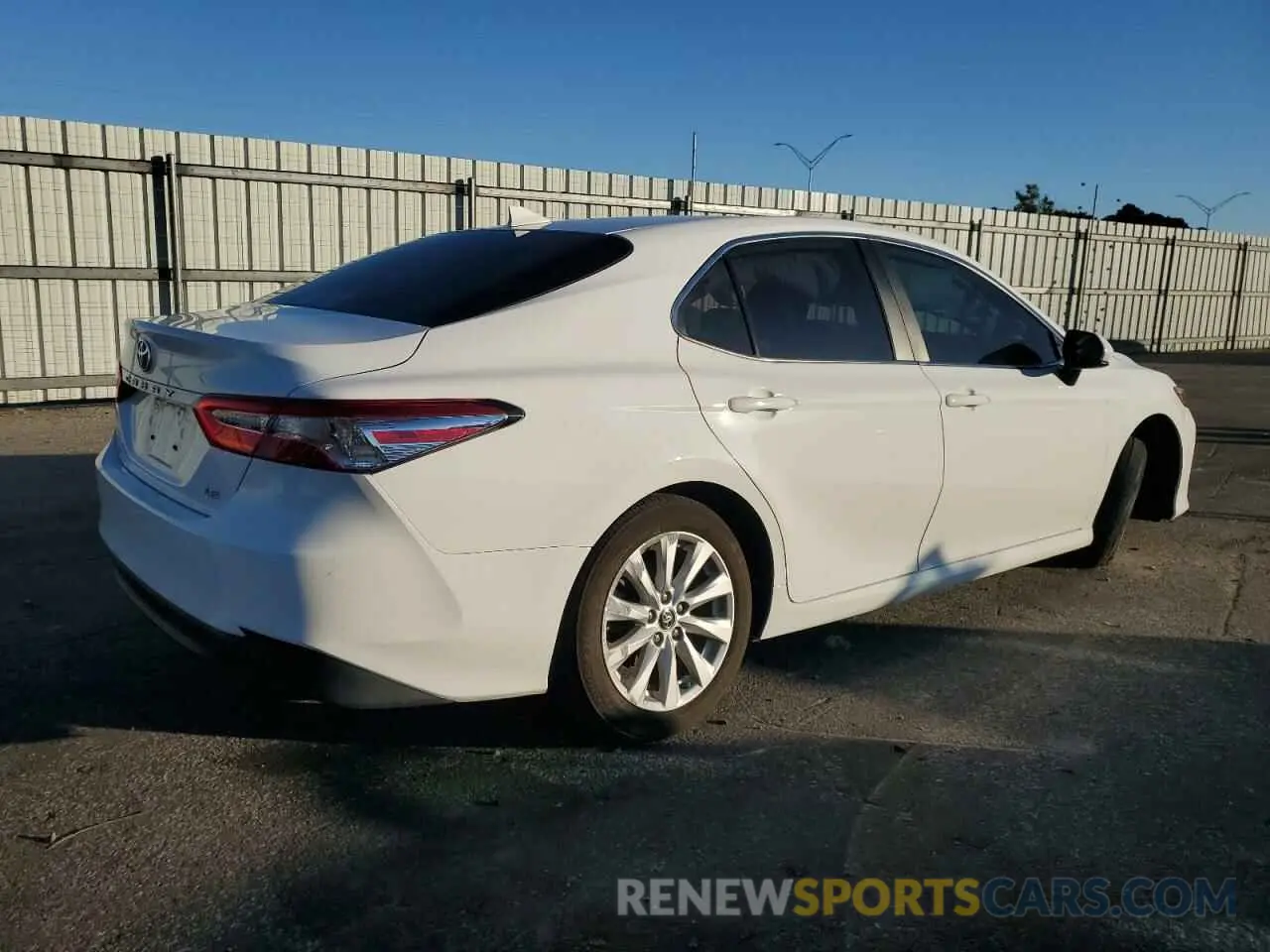 3 Photograph of a damaged car 4T1C11AK2LU979500 TOYOTA CAMRY 2020