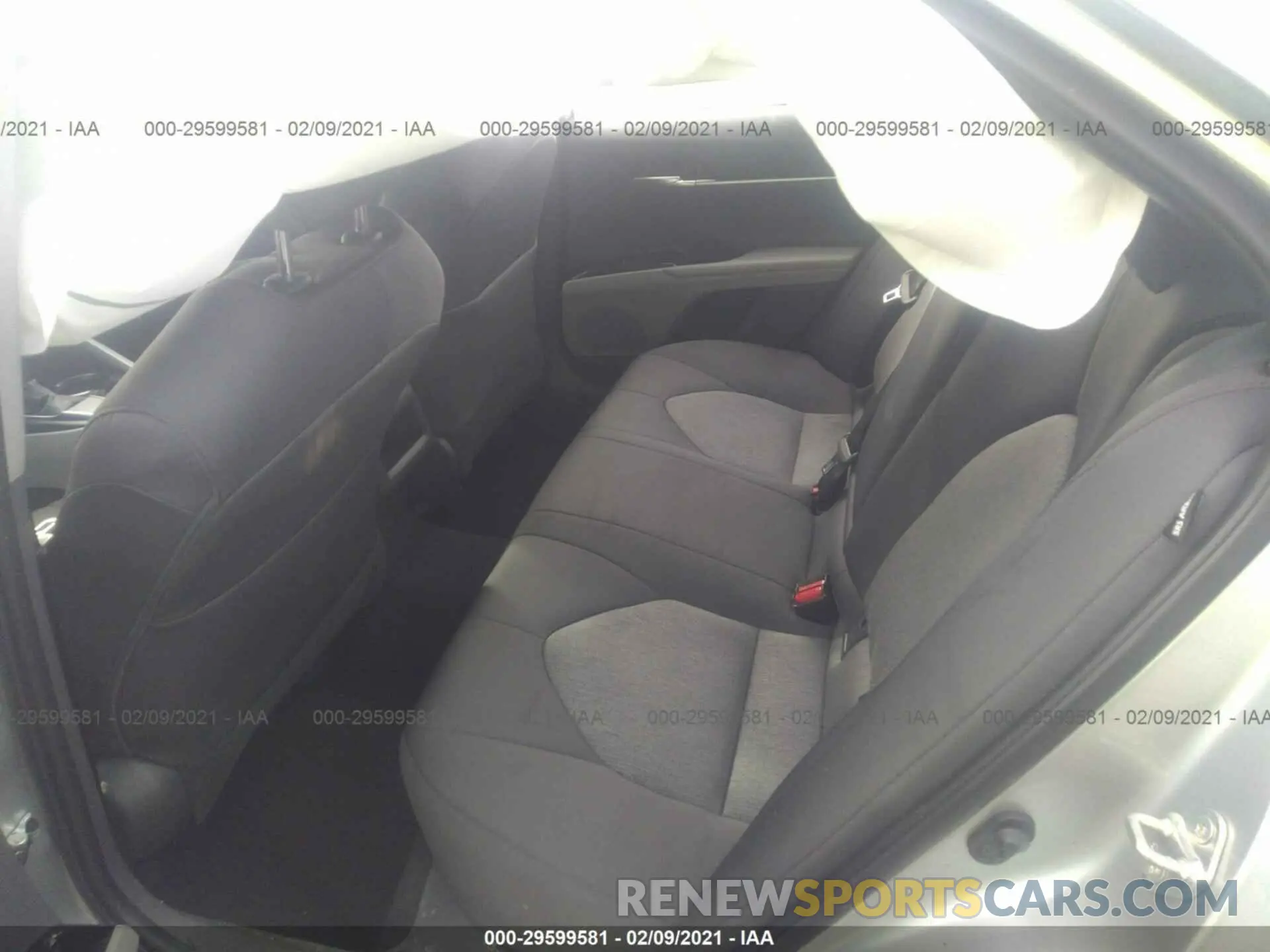 8 Фотография поврежденного автомобиля 4T1C11AK2LU993123 TOYOTA CAMRY 2020