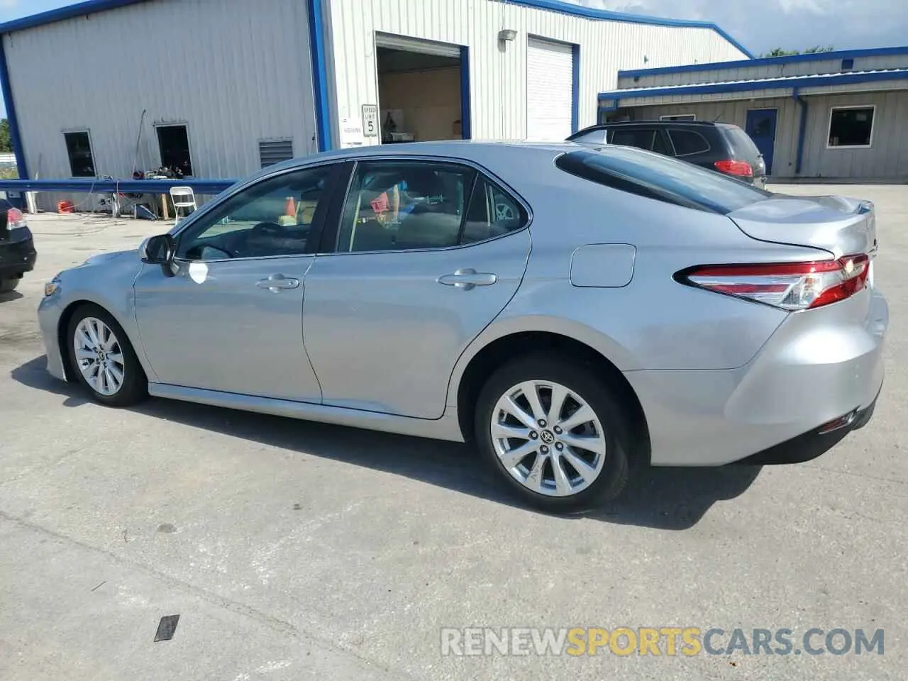 2 Фотография поврежденного автомобиля 4T1C11AK2LU999925 TOYOTA CAMRY 2020