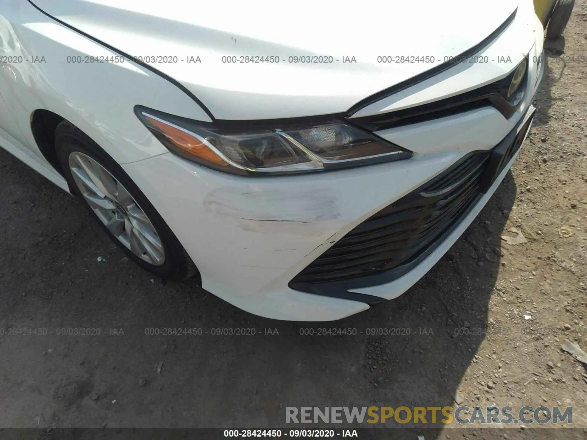 6 Photograph of a damaged car 4T1C11AK3LU359383 TOYOTA CAMRY 2020
