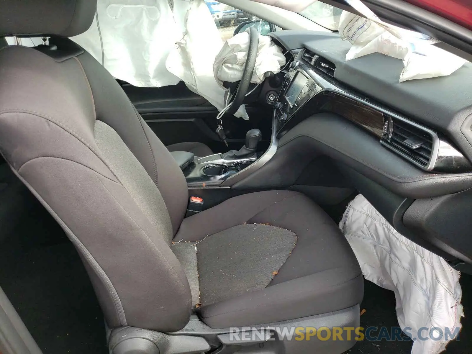5 Photograph of a damaged car 4T1C11AK3LU359495 TOYOTA CAMRY 2020