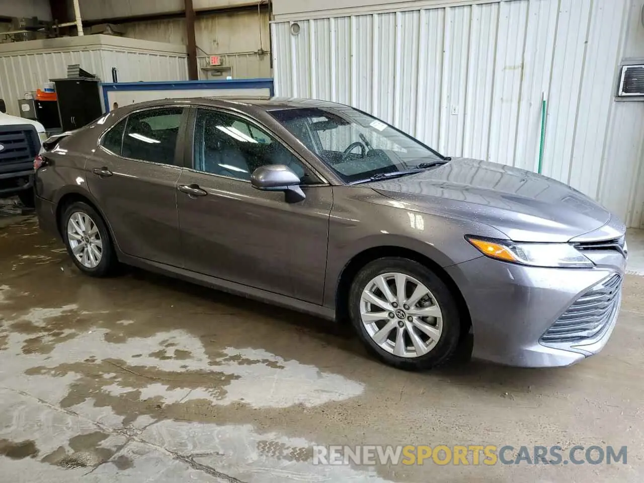 4 Photograph of a damaged car 4T1C11AK3LU390293 TOYOTA CAMRY 2020