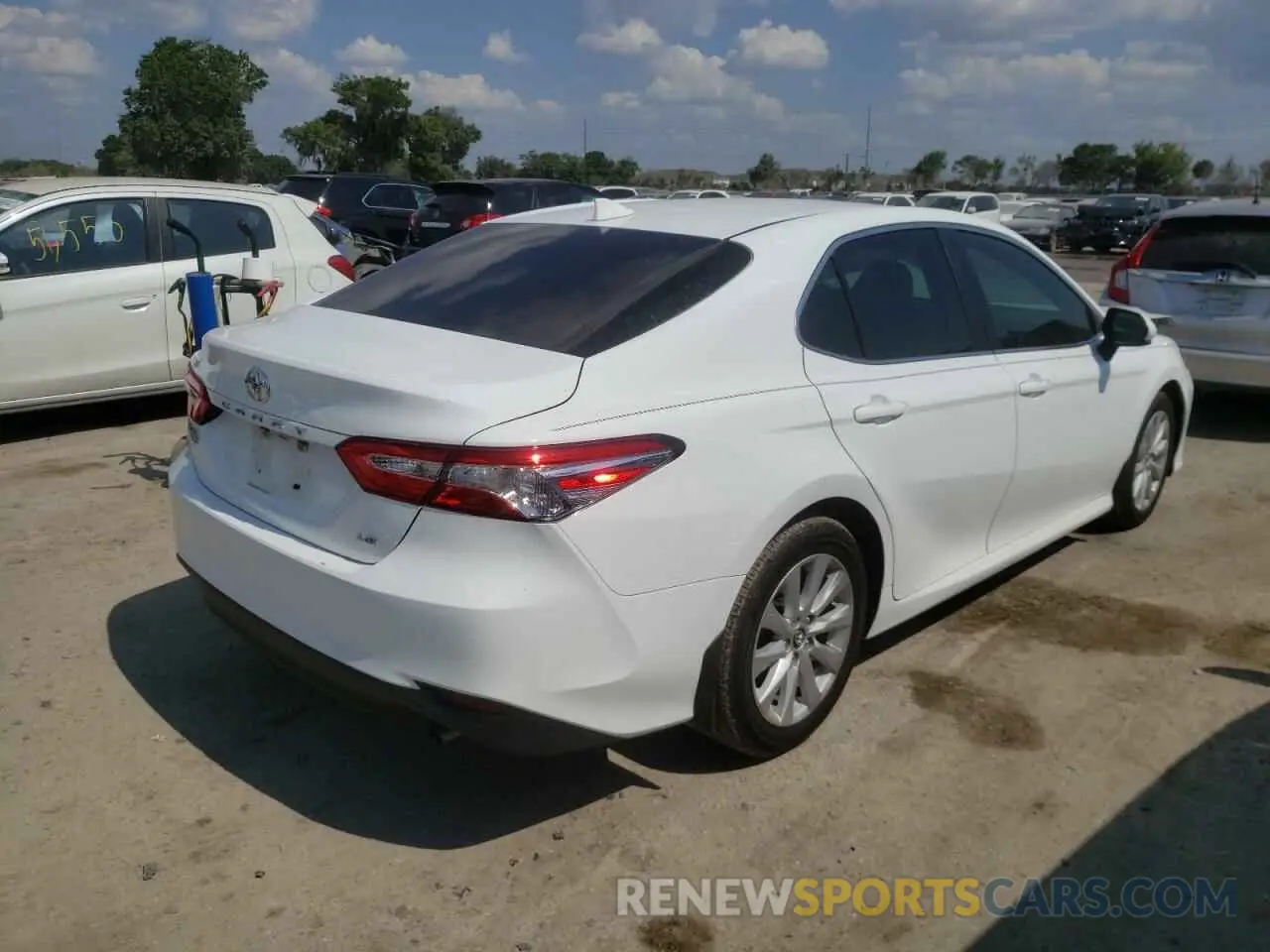 4 Photograph of a damaged car 4T1C11AK3LU905597 TOYOTA CAMRY 2020