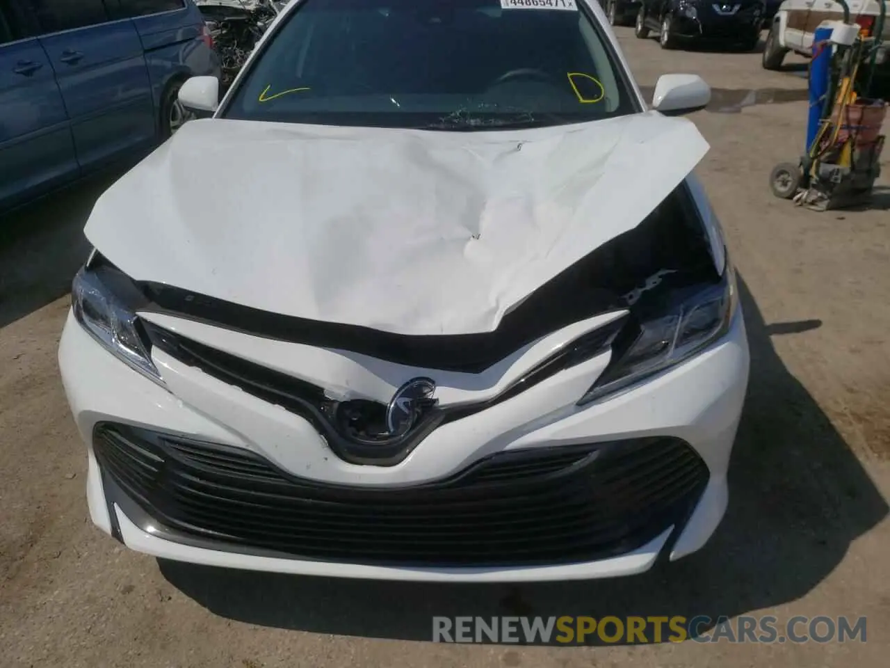 9 Photograph of a damaged car 4T1C11AK3LU905597 TOYOTA CAMRY 2020