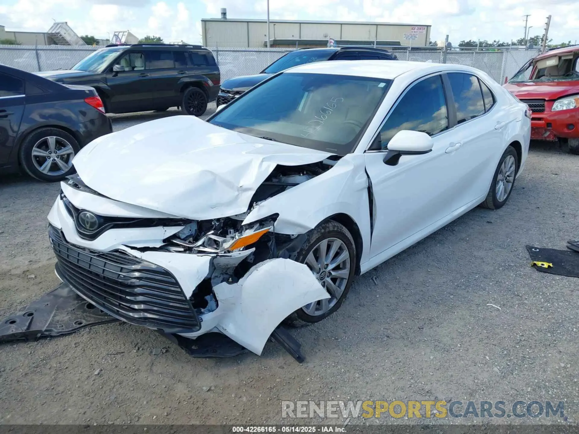 2 Фотография поврежденного автомобиля 4T1C11AK3LU912842 TOYOTA CAMRY 2020