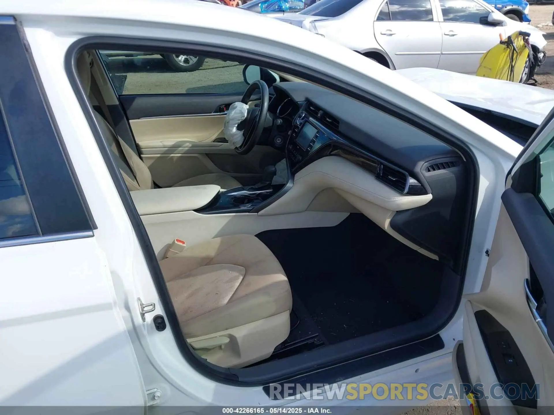 5 Фотография поврежденного автомобиля 4T1C11AK3LU912842 TOYOTA CAMRY 2020