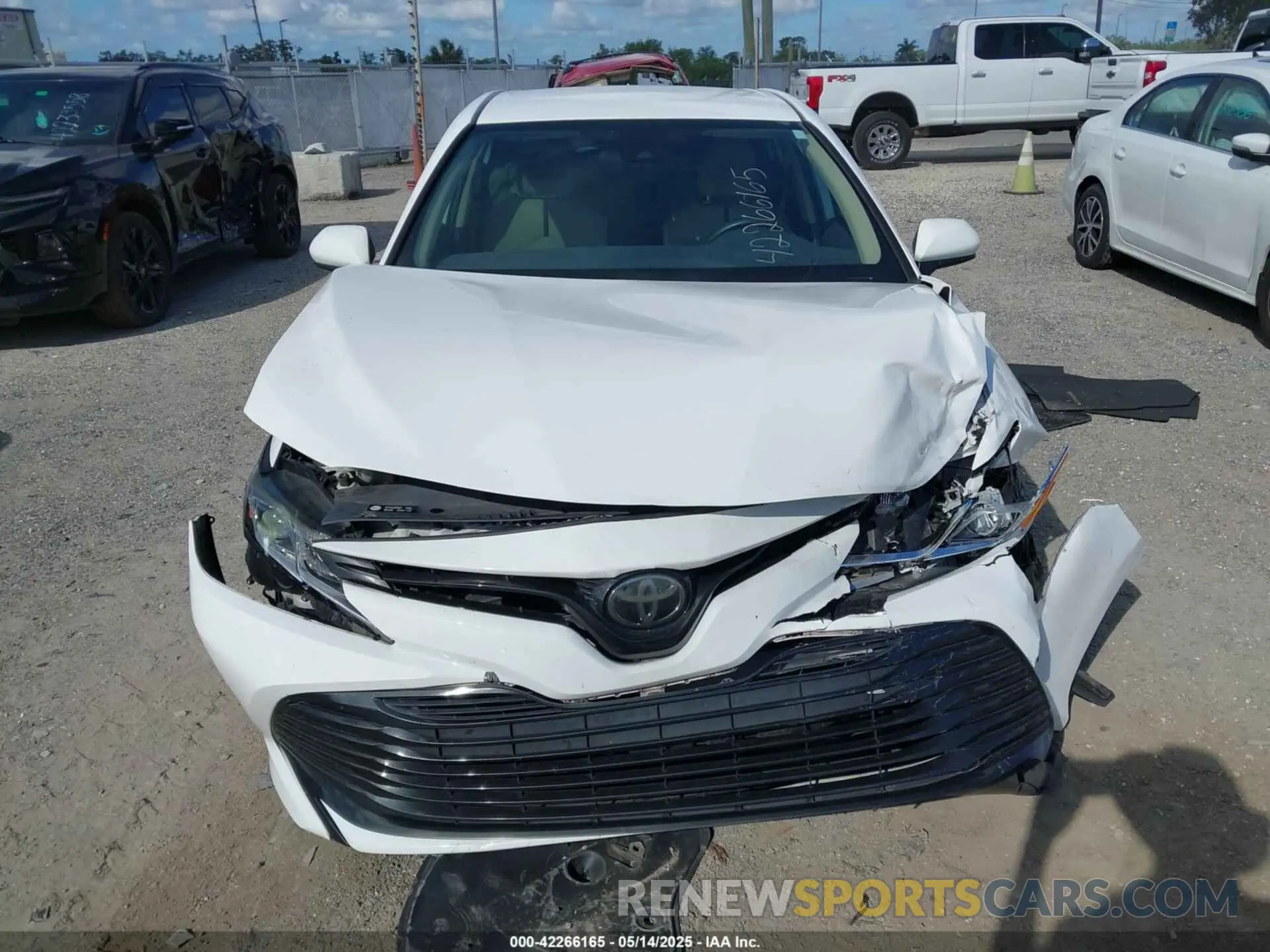 6 Фотография поврежденного автомобиля 4T1C11AK3LU912842 TOYOTA CAMRY 2020