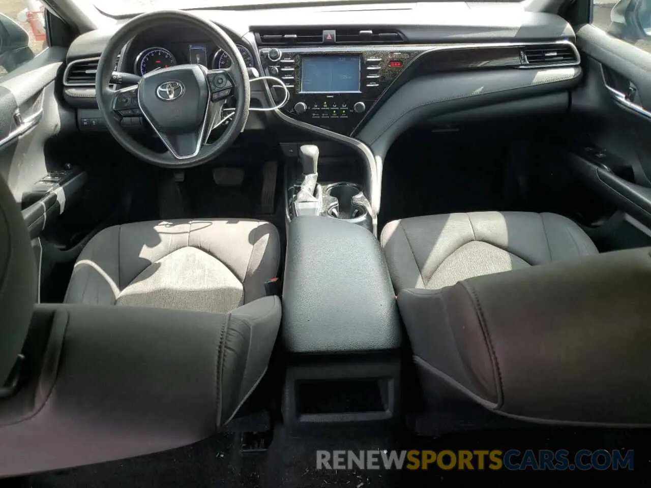 8 Фотография поврежденного автомобиля 4T1C11AK3LU929804 TOYOTA CAMRY 2020