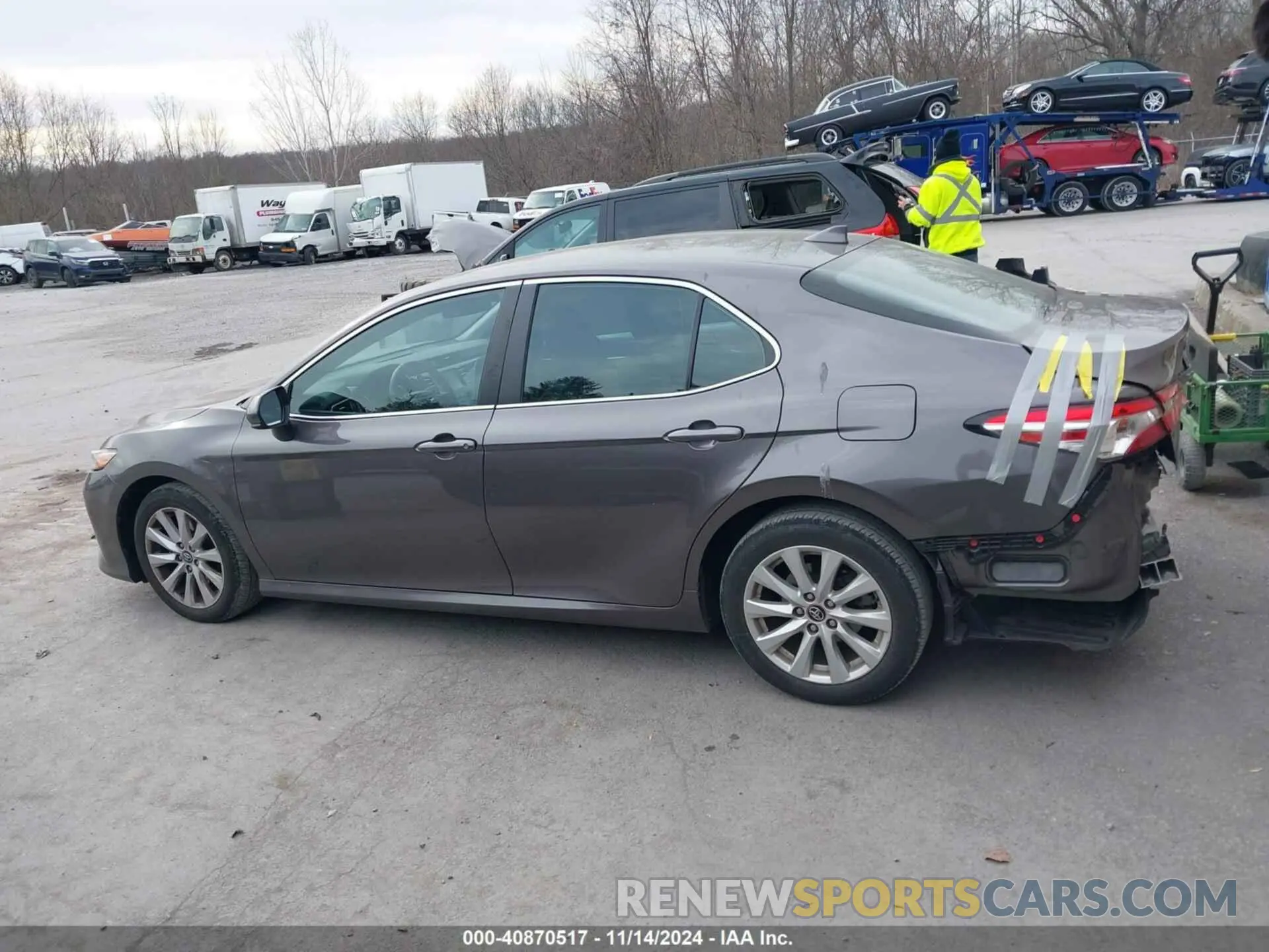 14 Photograph of a damaged car 4T1C11AK3LU943928 TOYOTA CAMRY 2020
