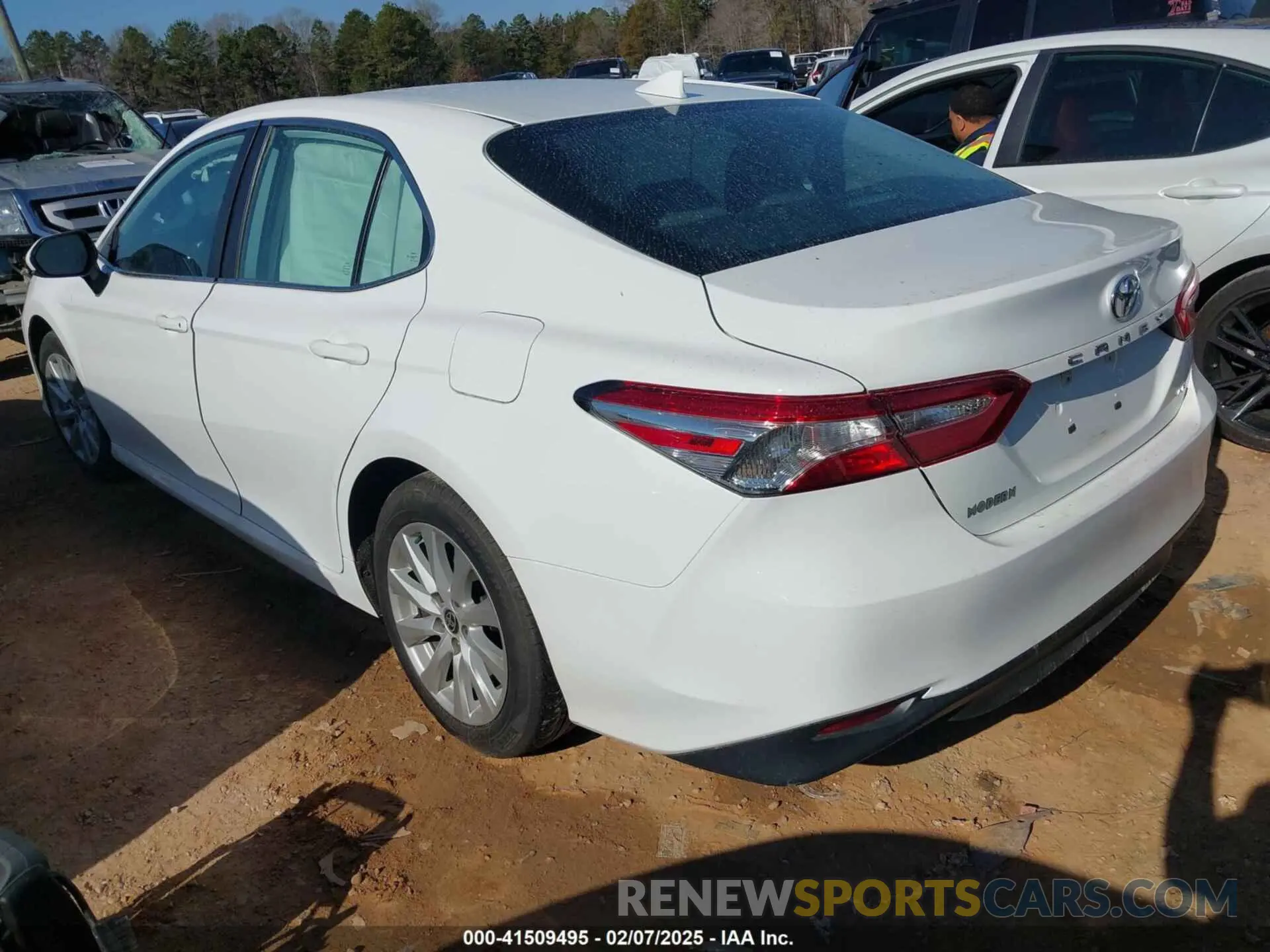 3 Фотография поврежденного автомобиля 4T1C11AK3LU989632 TOYOTA CAMRY 2020