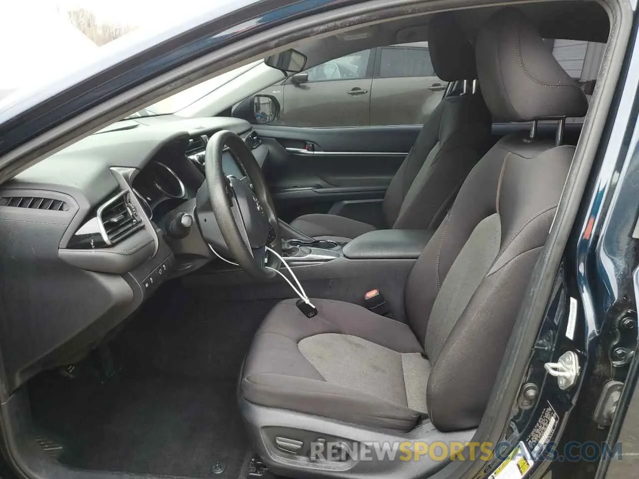 7 Фотография поврежденного автомобиля 4T1C11AK3LU990196 TOYOTA CAMRY 2020