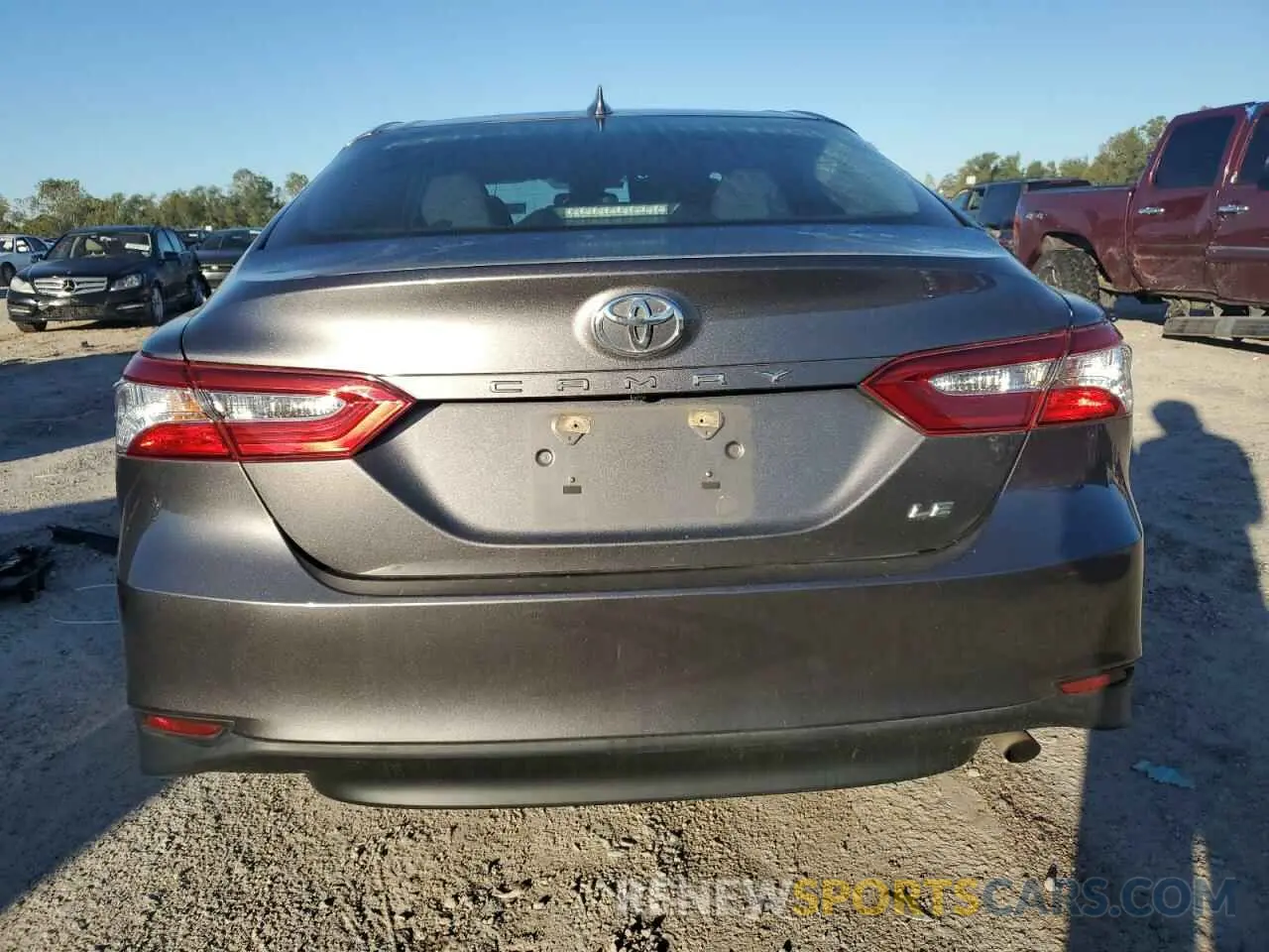 6 Photograph of a damaged car 4T1C11AK3LU995284 TOYOTA CAMRY 2020