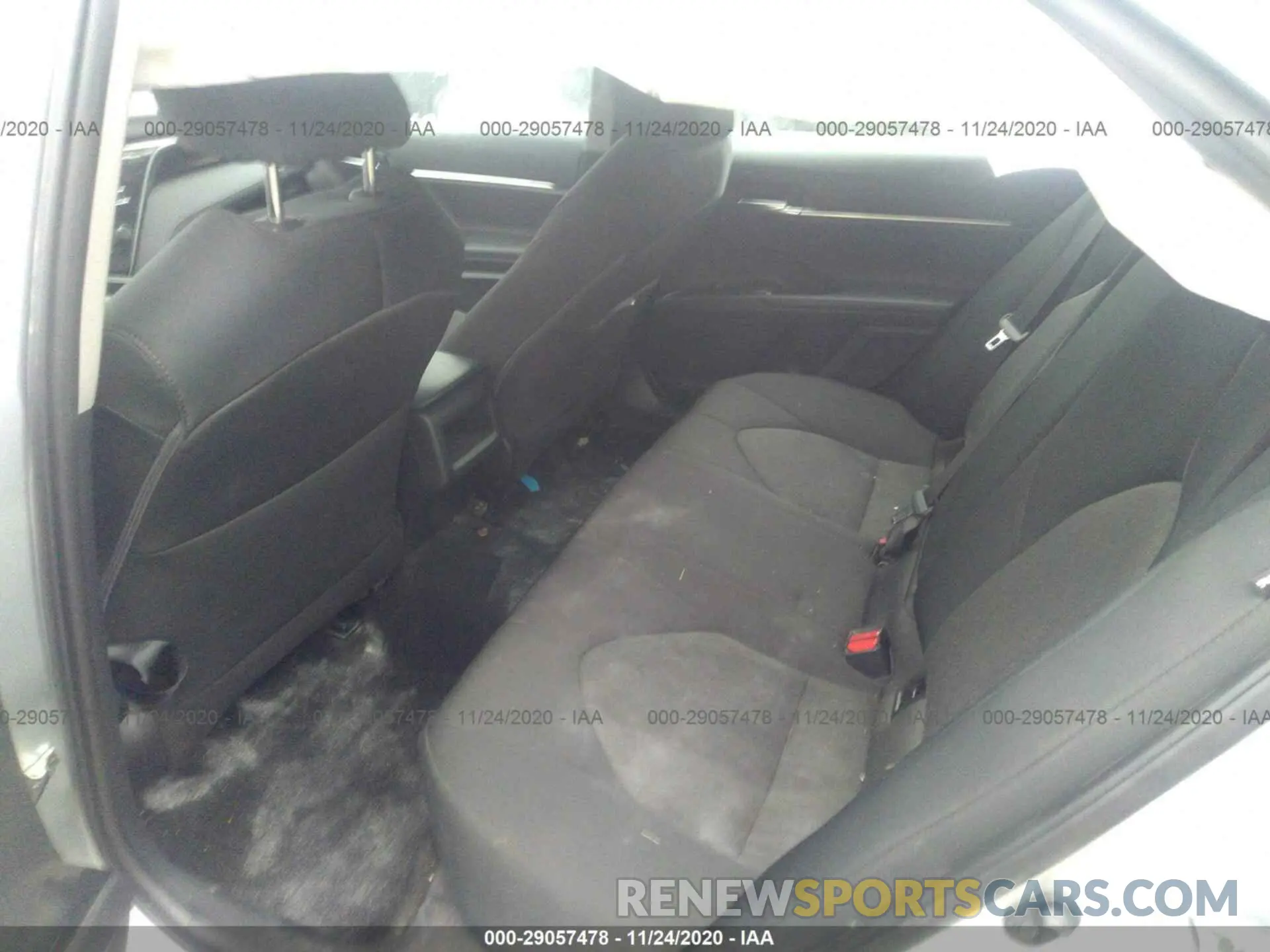 8 Photograph of a damaged car 4T1C11AK4LU331348 TOYOTA CAMRY 2020