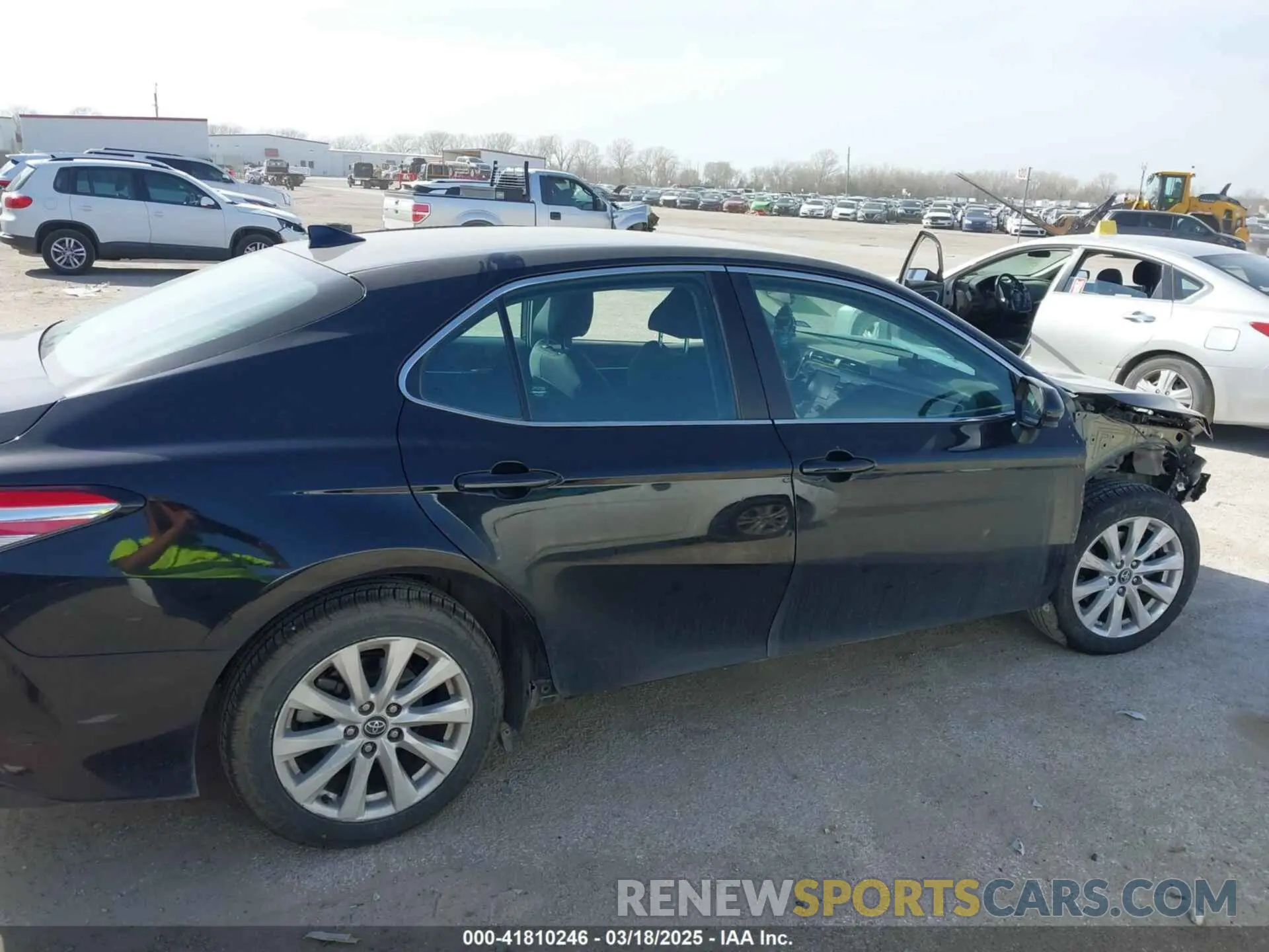 14 Фотография поврежденного автомобиля 4T1C11AK4LU345461 TOYOTA CAMRY 2020