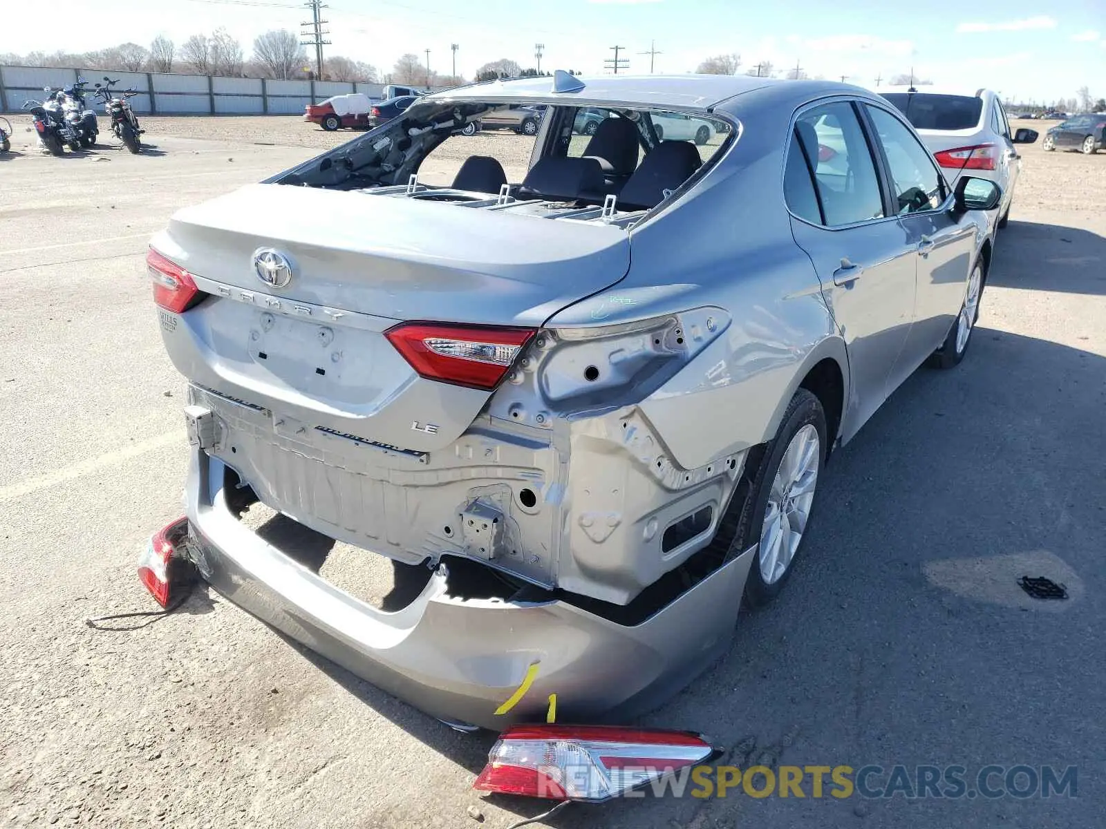 4 Photograph of a damaged car 4T1C11AK4LU353236 TOYOTA CAMRY 2020