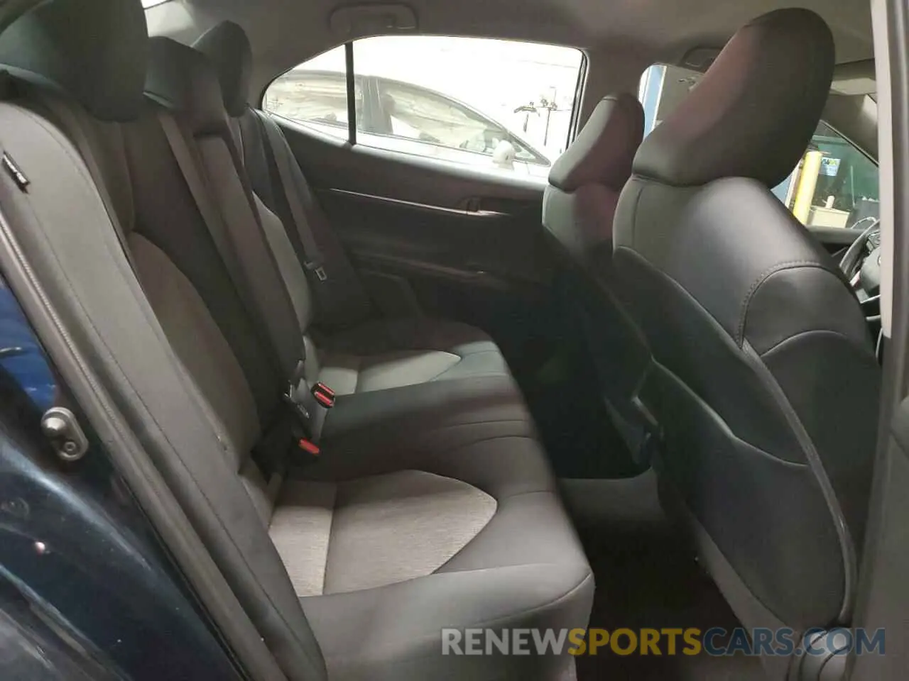 10 Photograph of a damaged car 4T1C11AK4LU378900 TOYOTA CAMRY 2020