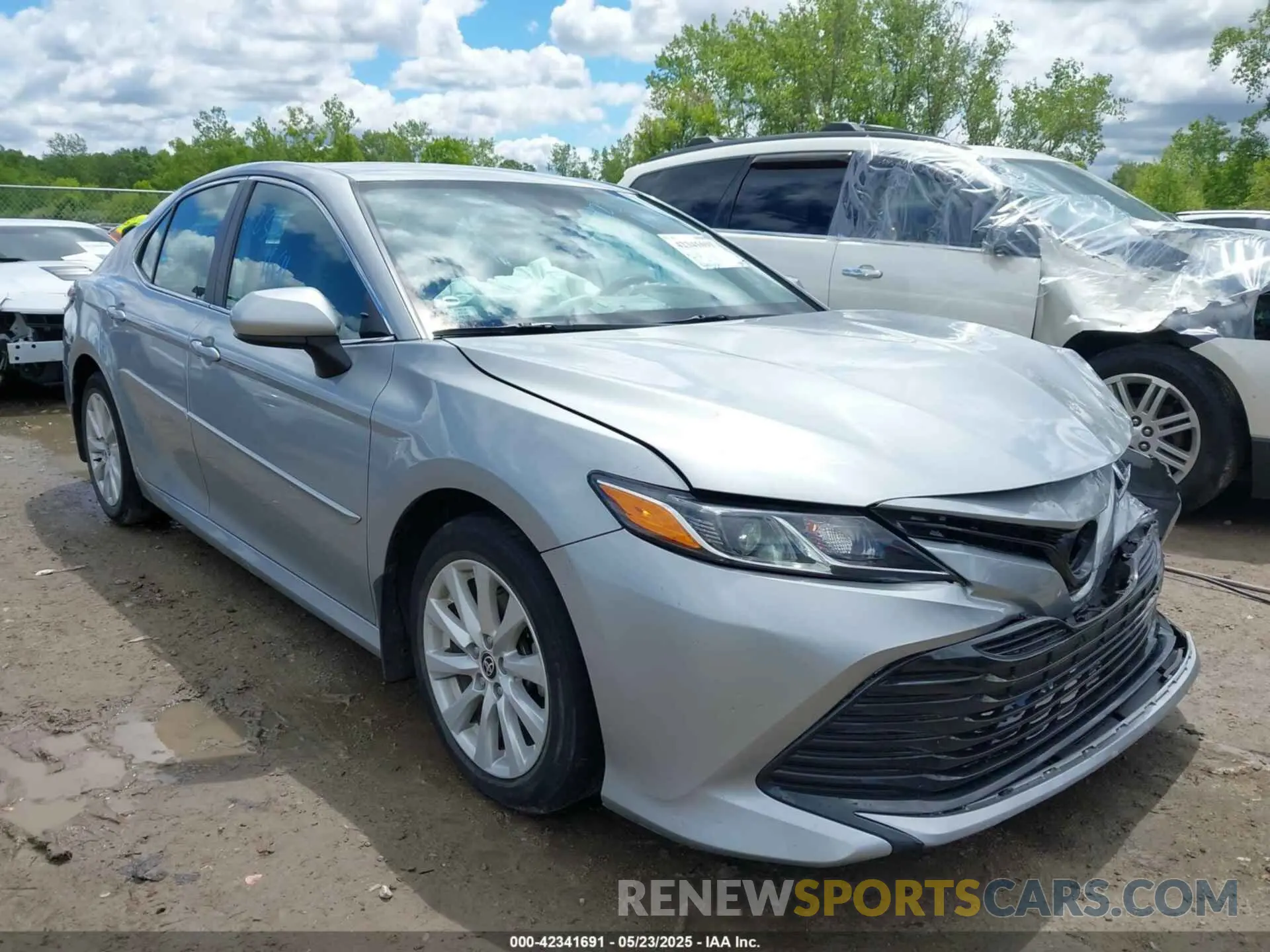 1 Photograph of a damaged car 4T1C11AK4LU389069 TOYOTA CAMRY 2020