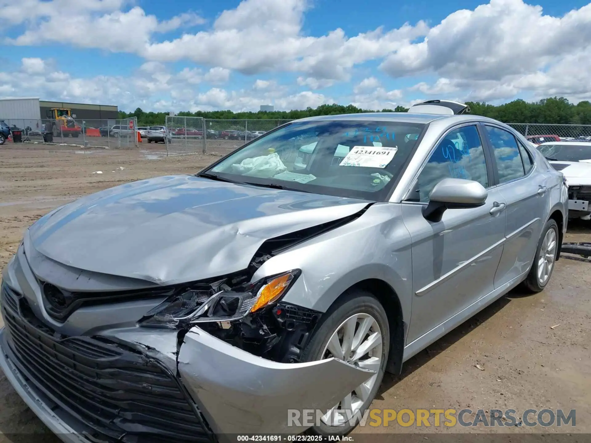 2 Photograph of a damaged car 4T1C11AK4LU389069 TOYOTA CAMRY 2020