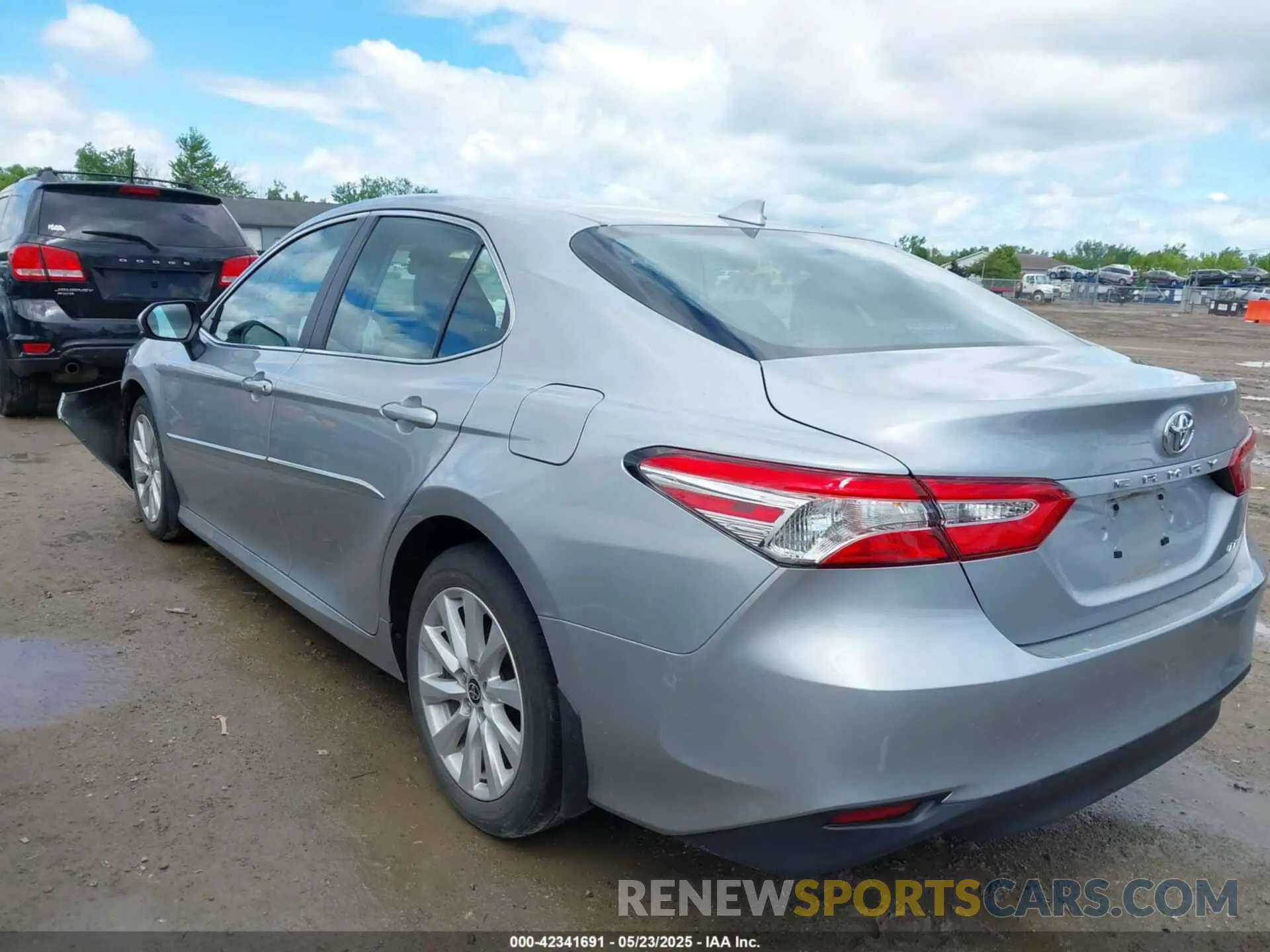 3 Photograph of a damaged car 4T1C11AK4LU389069 TOYOTA CAMRY 2020