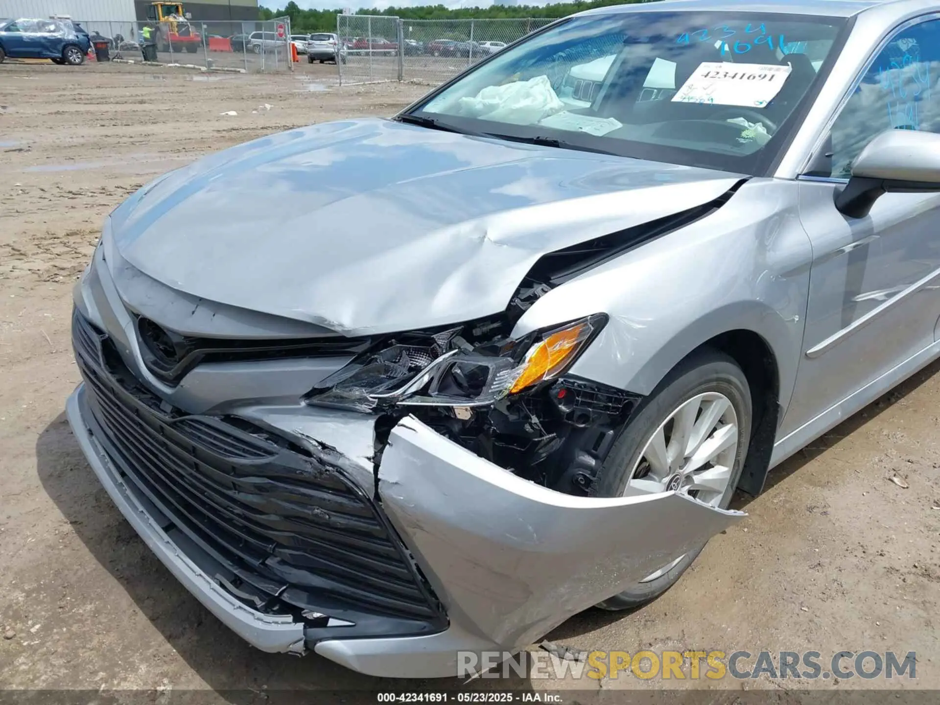6 Photograph of a damaged car 4T1C11AK4LU389069 TOYOTA CAMRY 2020