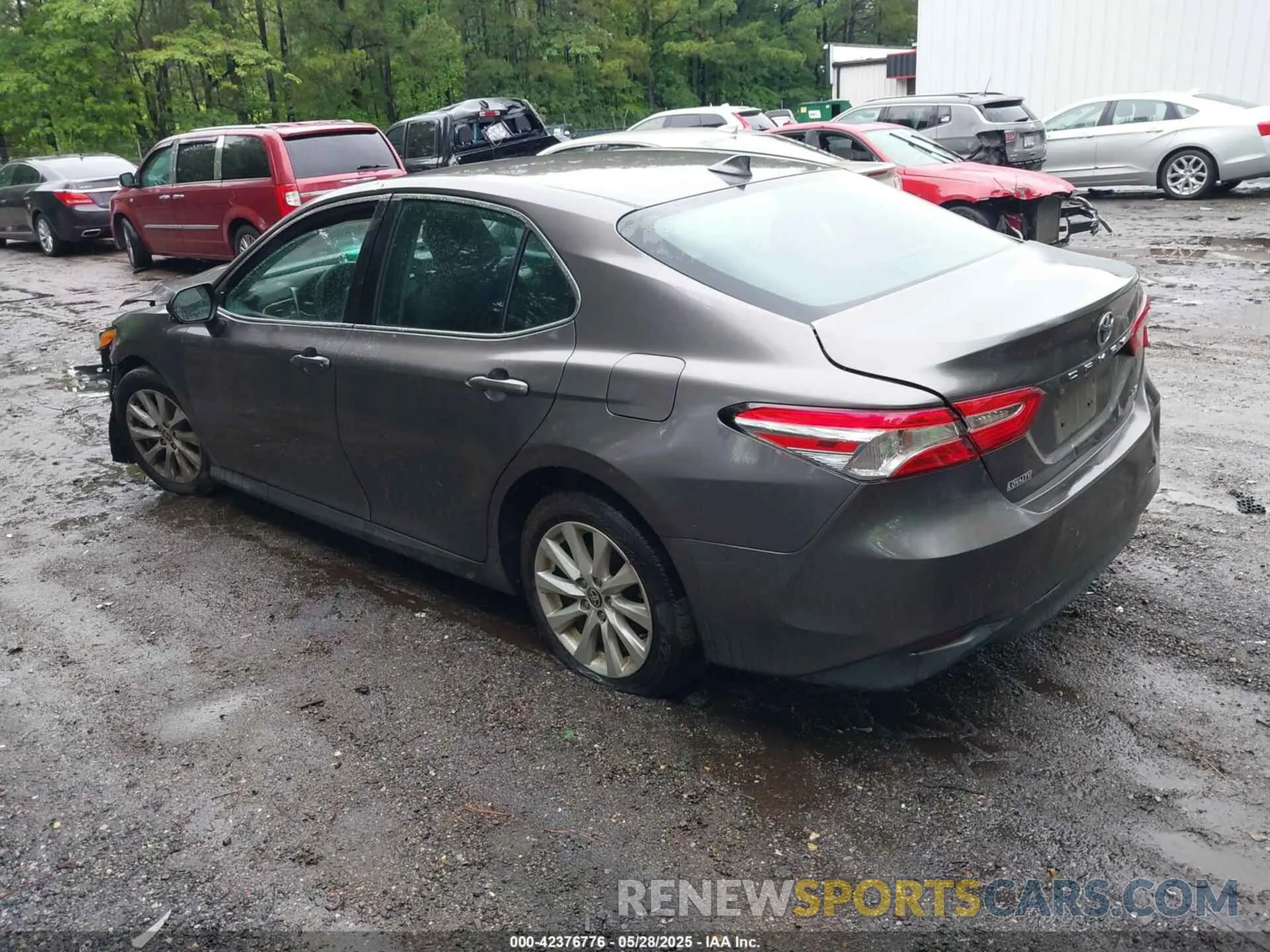 3 Фотография поврежденного автомобиля 4T1C11AK4LU395468 TOYOTA CAMRY 2020