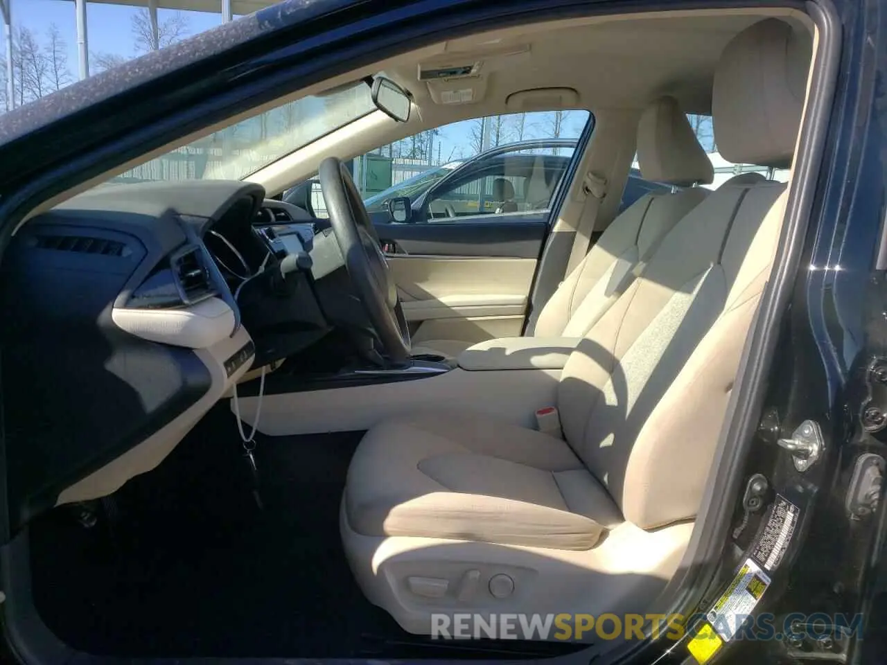 7 Photograph of a damaged car 4T1C11AK4LU862551 TOYOTA CAMRY 2020
