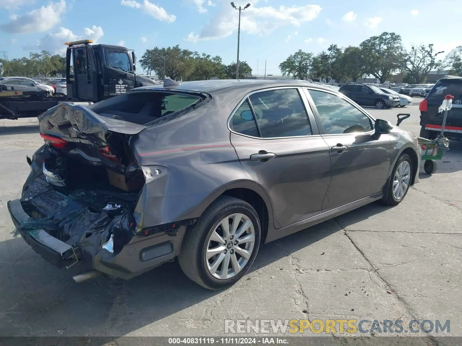 4 Photograph of a damaged car 4T1C11AK4LU880130 TOYOTA CAMRY 2020