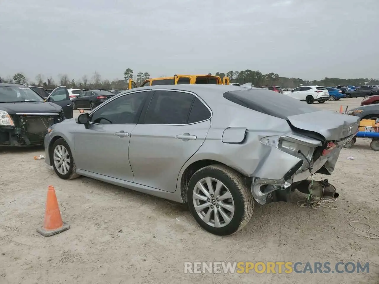 2 Photograph of a damaged car 4T1C11AK4LU902370 TOYOTA CAMRY 2020