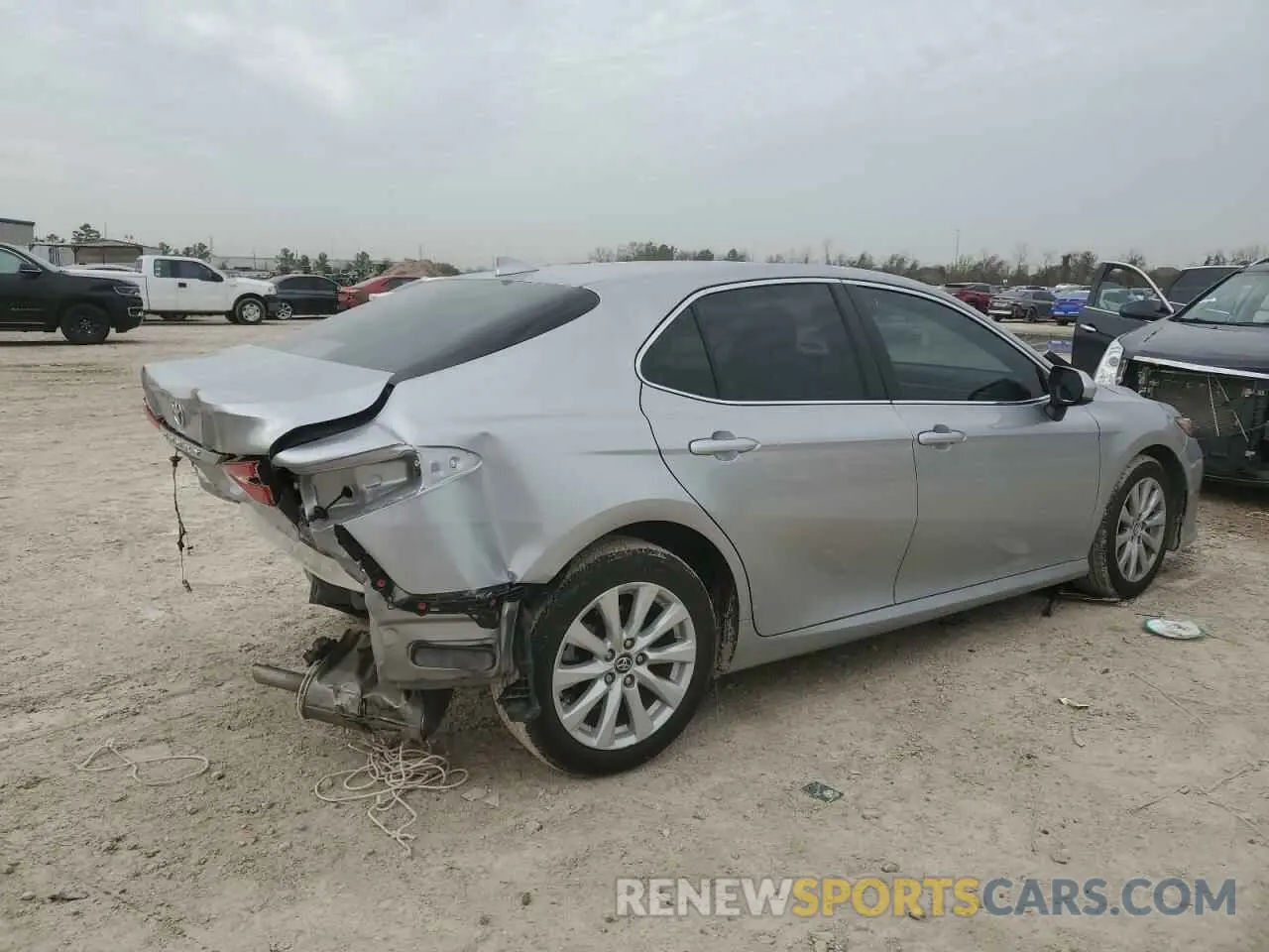 3 Photograph of a damaged car 4T1C11AK4LU902370 TOYOTA CAMRY 2020