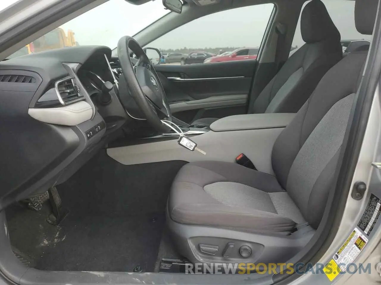 7 Photograph of a damaged car 4T1C11AK4LU902370 TOYOTA CAMRY 2020