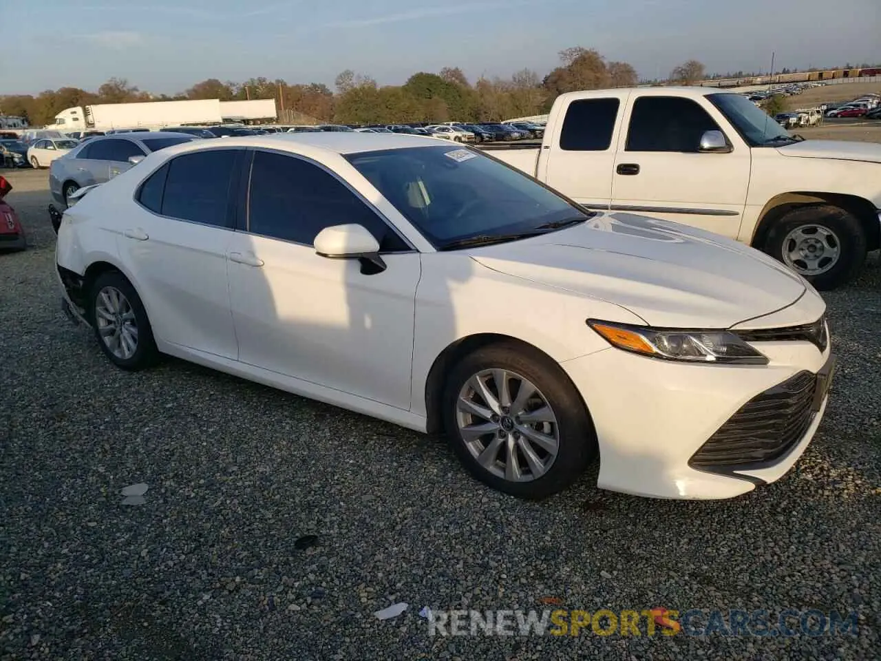 4 Photograph of a damaged car 4T1C11AK4LU926796 TOYOTA CAMRY 2020
