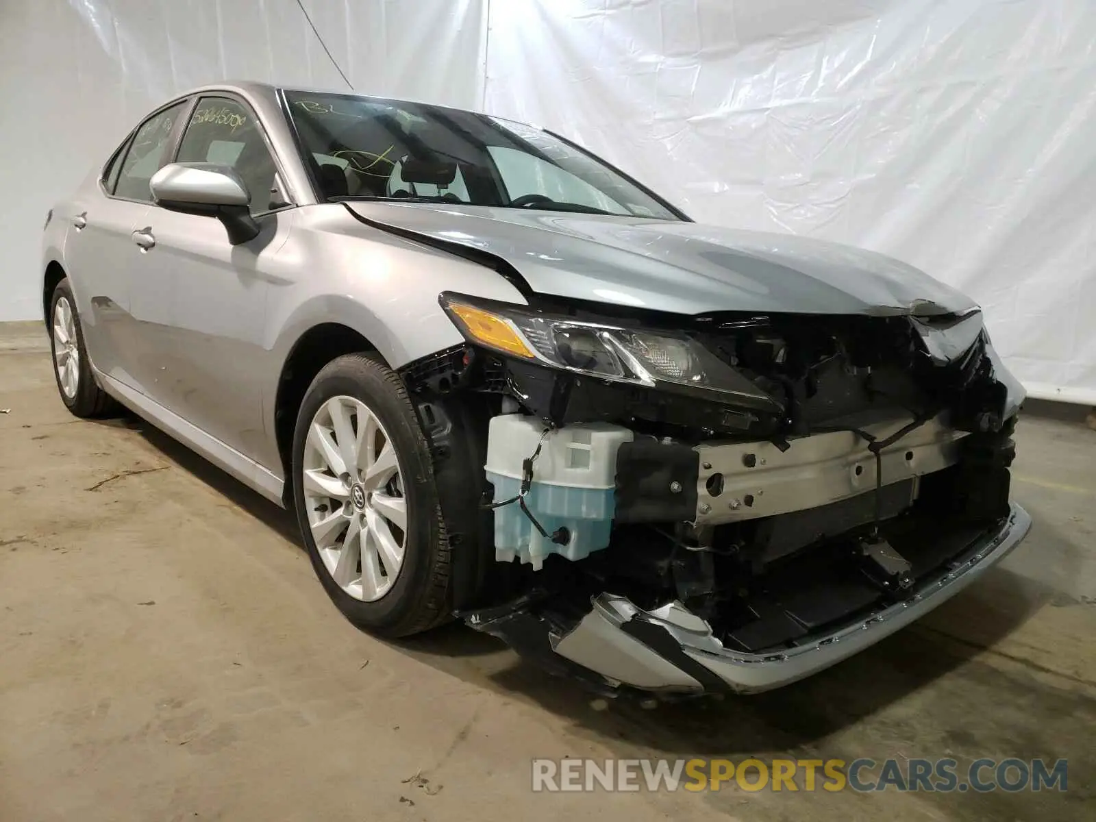 1 Photograph of a damaged car 4T1C11AK4LU931030 TOYOTA CAMRY 2020