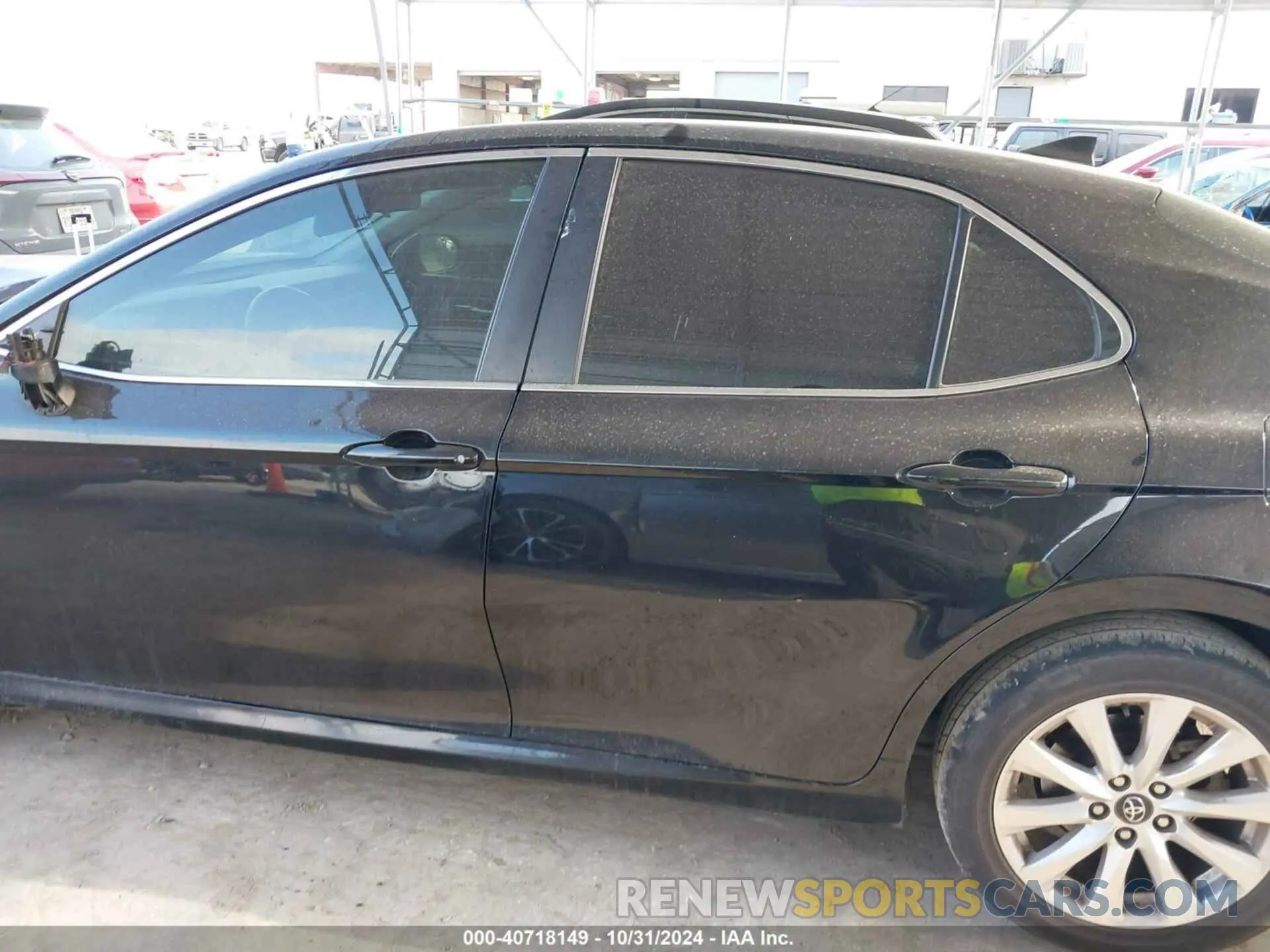 14 Photograph of a damaged car 4T1C11AK4LU933960 TOYOTA CAMRY 2020
