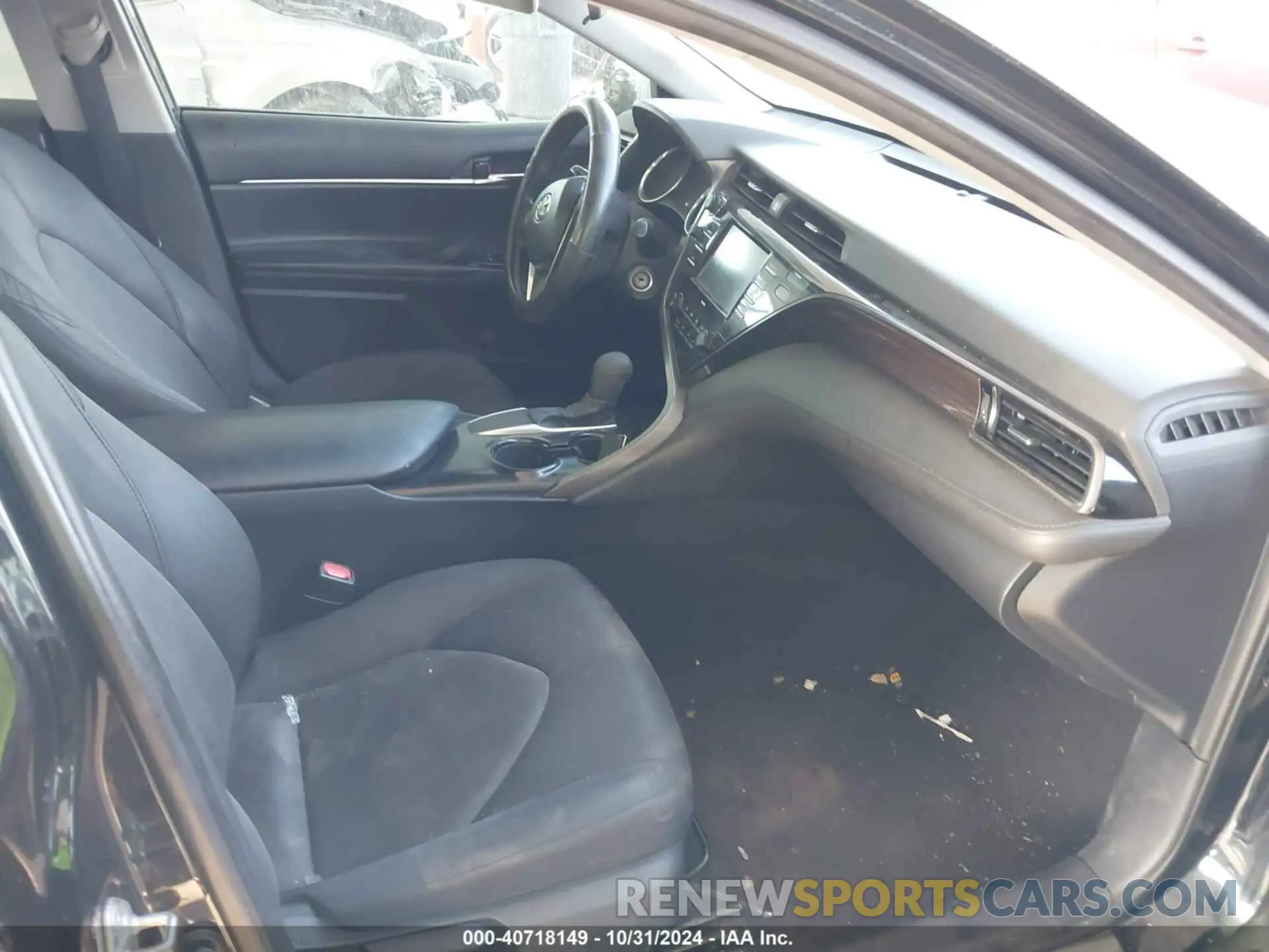 5 Photograph of a damaged car 4T1C11AK4LU933960 TOYOTA CAMRY 2020