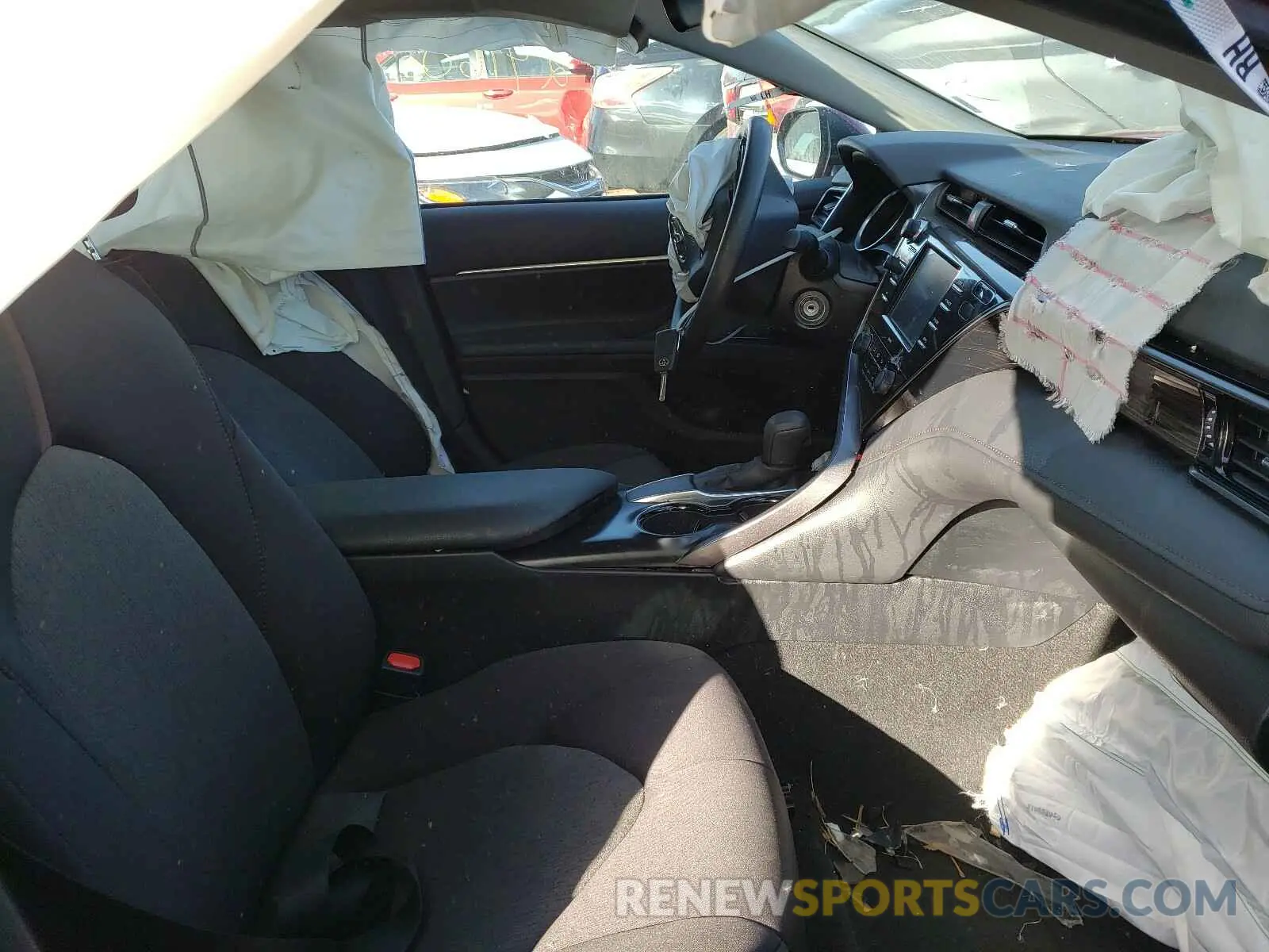 5 Photograph of a damaged car 4T1C11AK4LU935398 TOYOTA CAMRY 2020