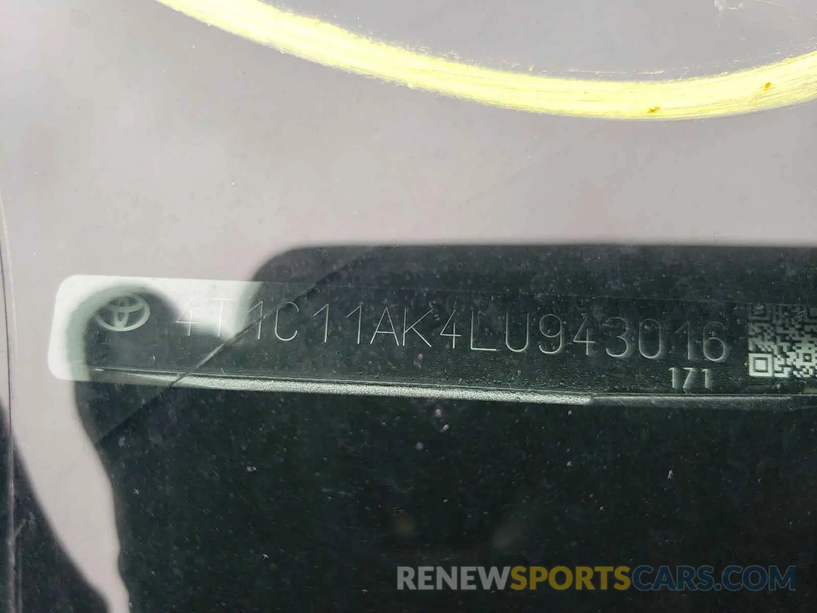 10 Photograph of a damaged car 4T1C11AK4LU943016 TOYOTA CAMRY 2020