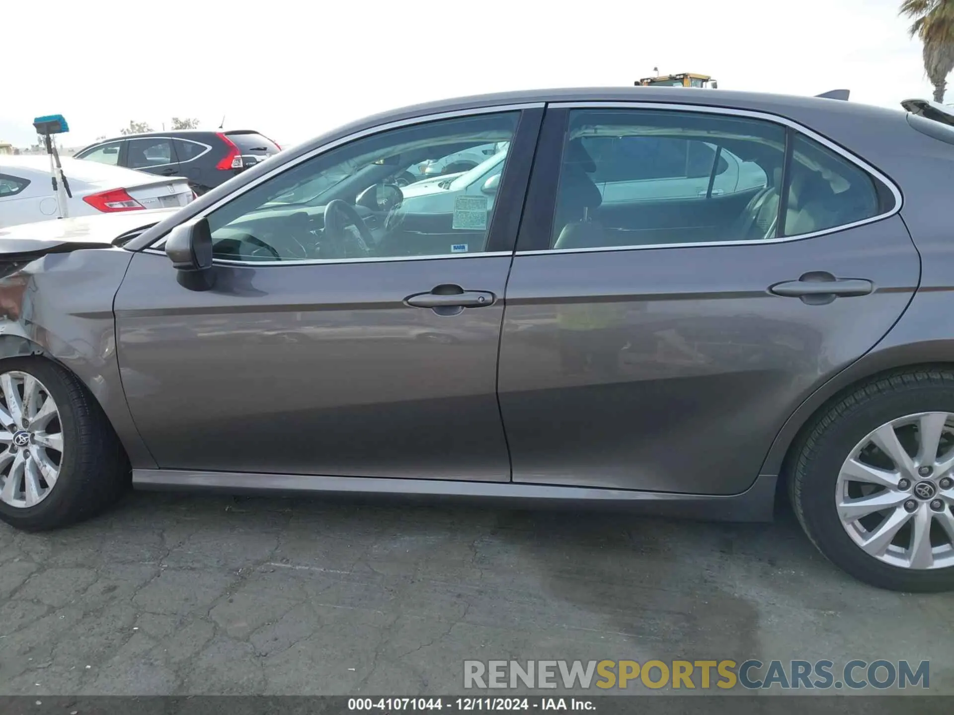 14 Фотография поврежденного автомобиля 4T1C11AK4LU951438 TOYOTA CAMRY 2020