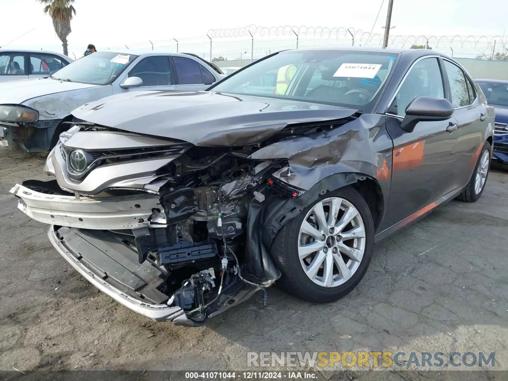 2 Фотография поврежденного автомобиля 4T1C11AK4LU951438 TOYOTA CAMRY 2020