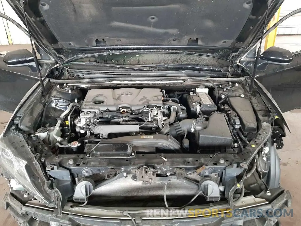 11 Photograph of a damaged car 4T1C11AK4LU954999 TOYOTA CAMRY 2020
