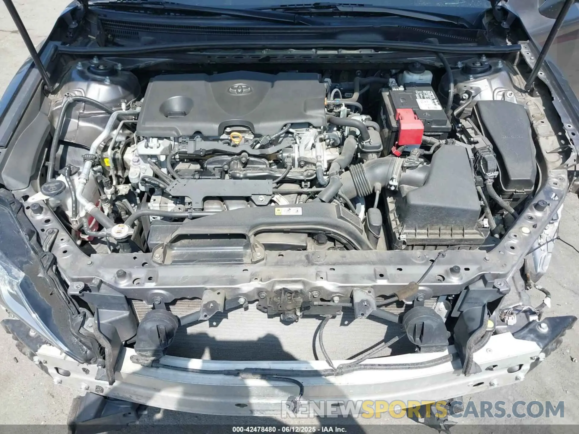 10 Photograph of a damaged car 4T1C11AK4LU961421 TOYOTA CAMRY 2020