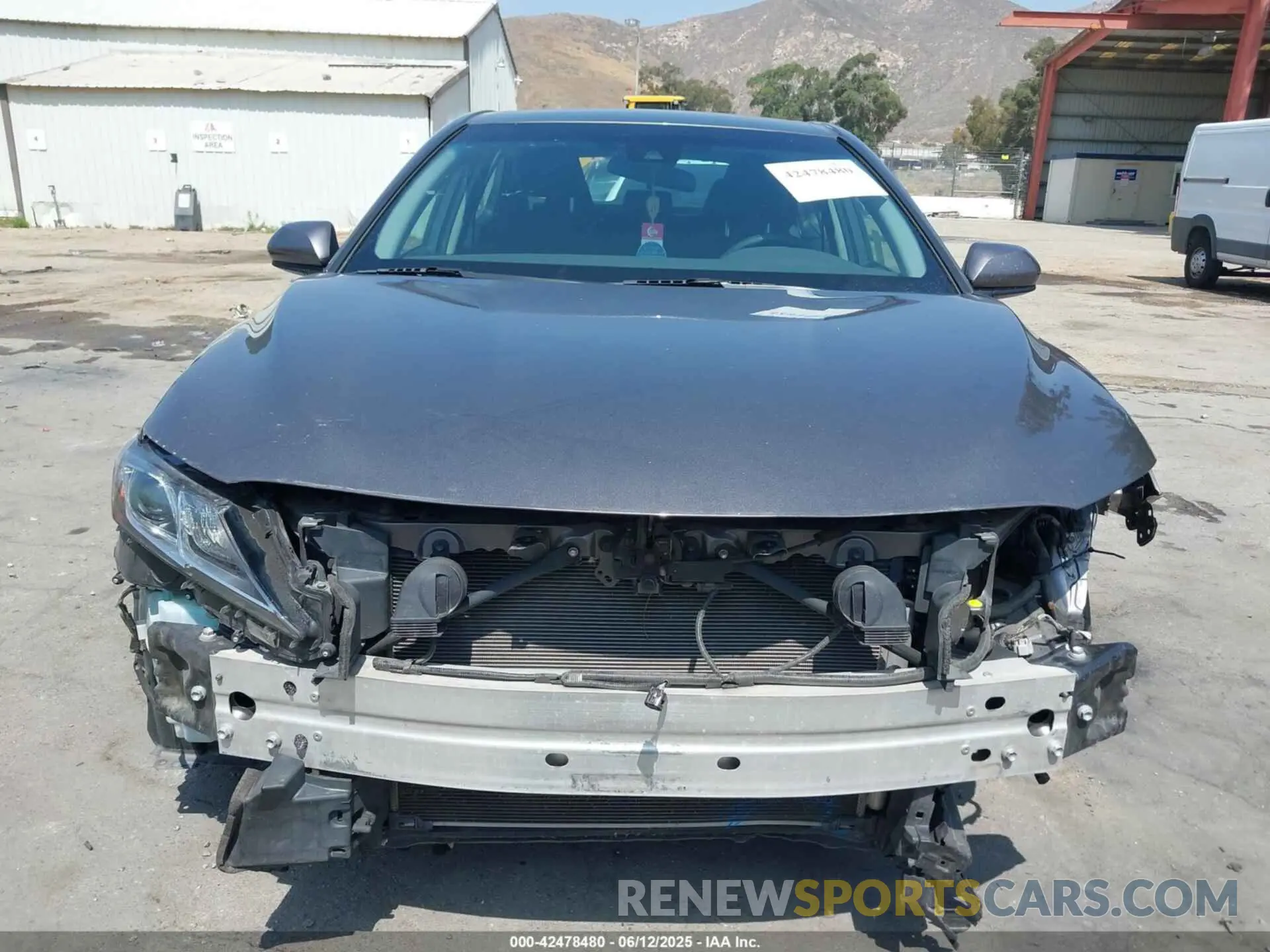 13 Photograph of a damaged car 4T1C11AK4LU961421 TOYOTA CAMRY 2020