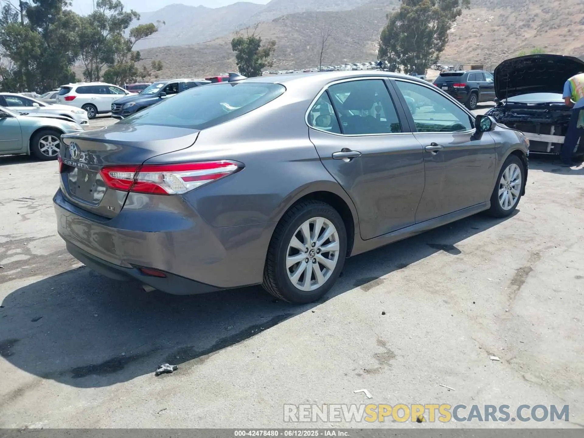 4 Photograph of a damaged car 4T1C11AK4LU961421 TOYOTA CAMRY 2020