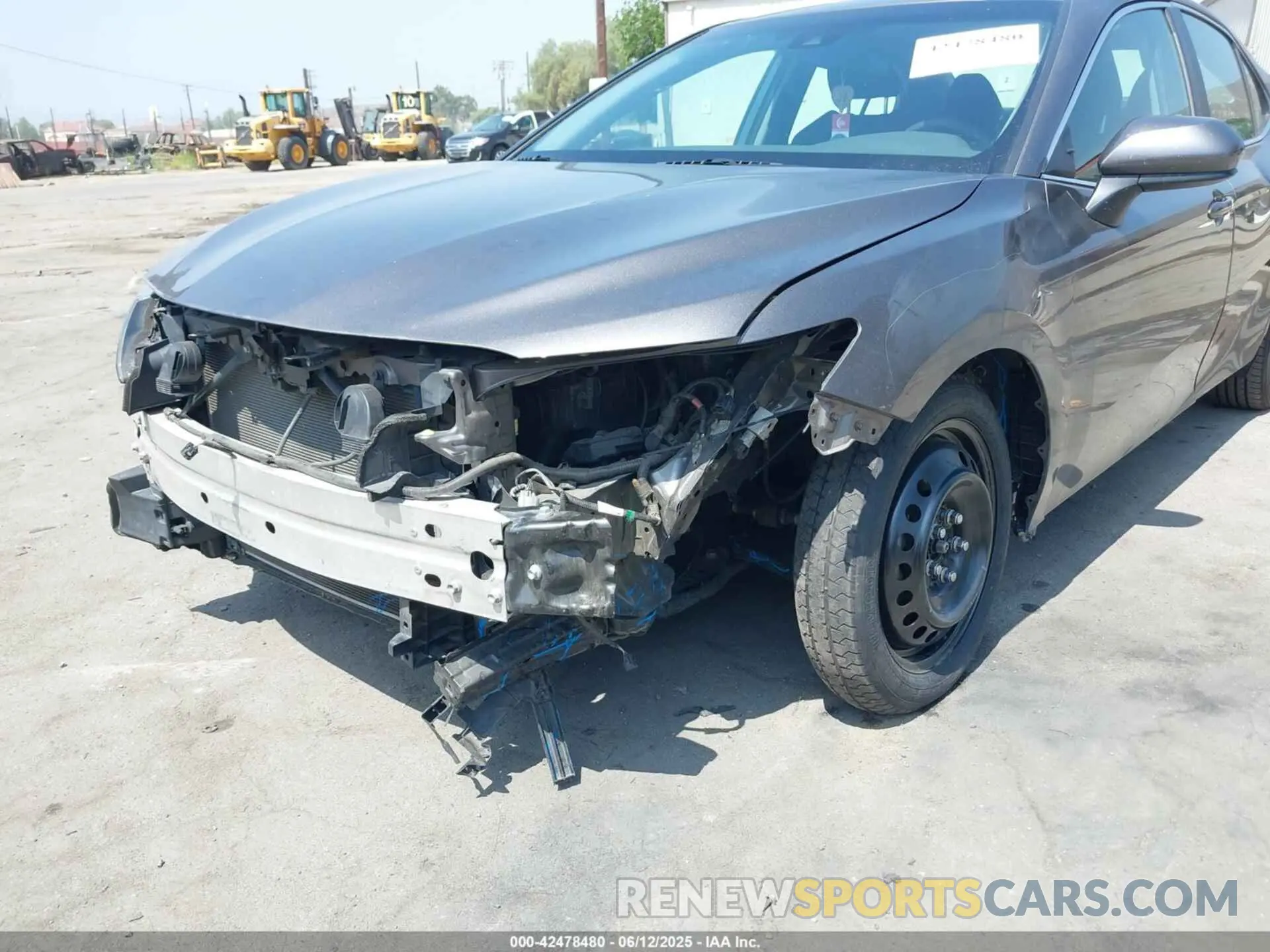 6 Photograph of a damaged car 4T1C11AK4LU961421 TOYOTA CAMRY 2020
