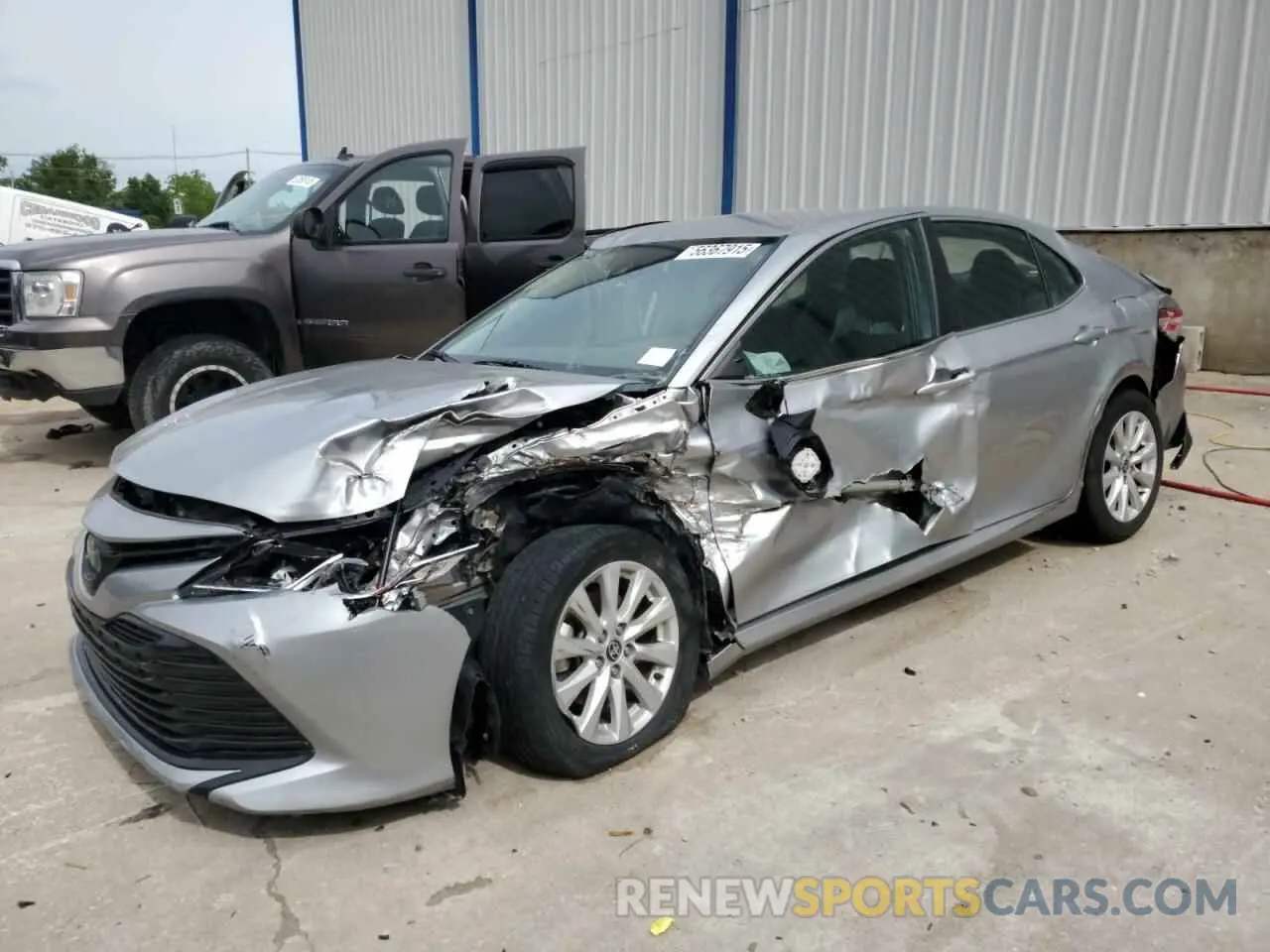 1 Photograph of a damaged car 4T1C11AK4LU969969 TOYOTA CAMRY 2020