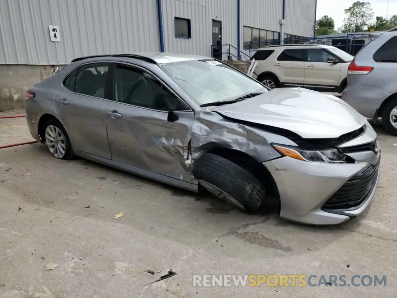 4 Photograph of a damaged car 4T1C11AK4LU969969 TOYOTA CAMRY 2020