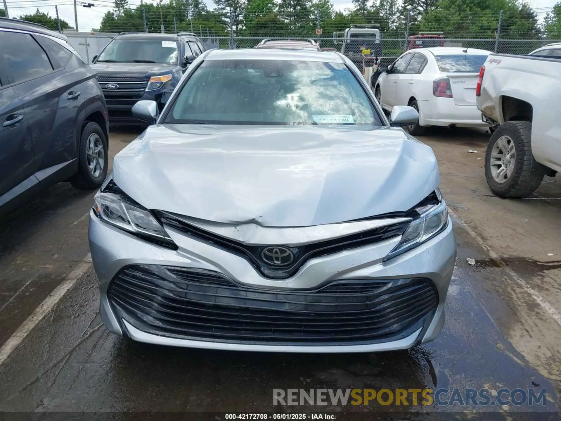 12 Photograph of a damaged car 4T1C11AK4LU971480 TOYOTA CAMRY 2020