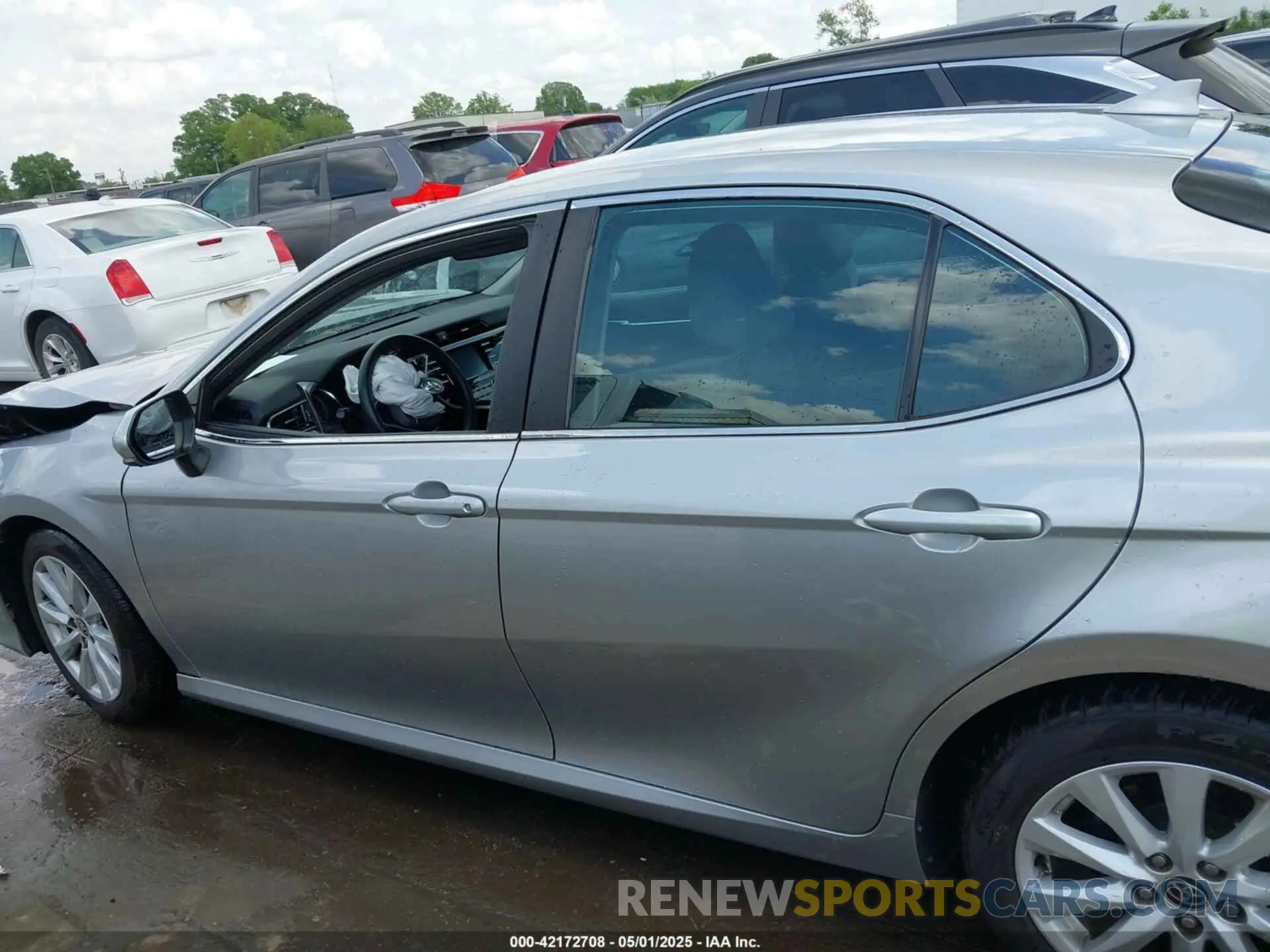 14 Photograph of a damaged car 4T1C11AK4LU971480 TOYOTA CAMRY 2020