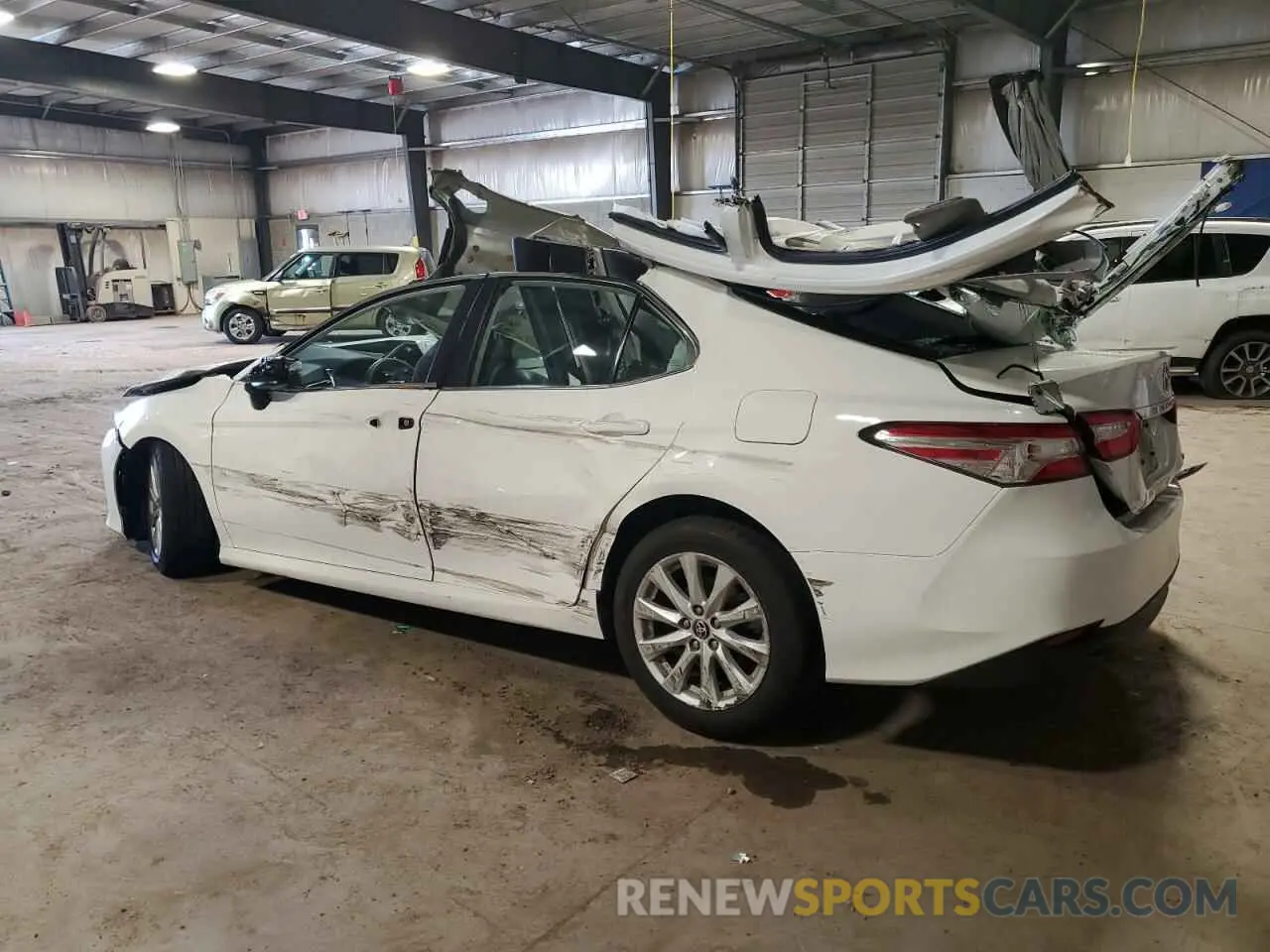 2 Фотография поврежденного автомобиля 4T1C11AK4LU998615 TOYOTA CAMRY 2020